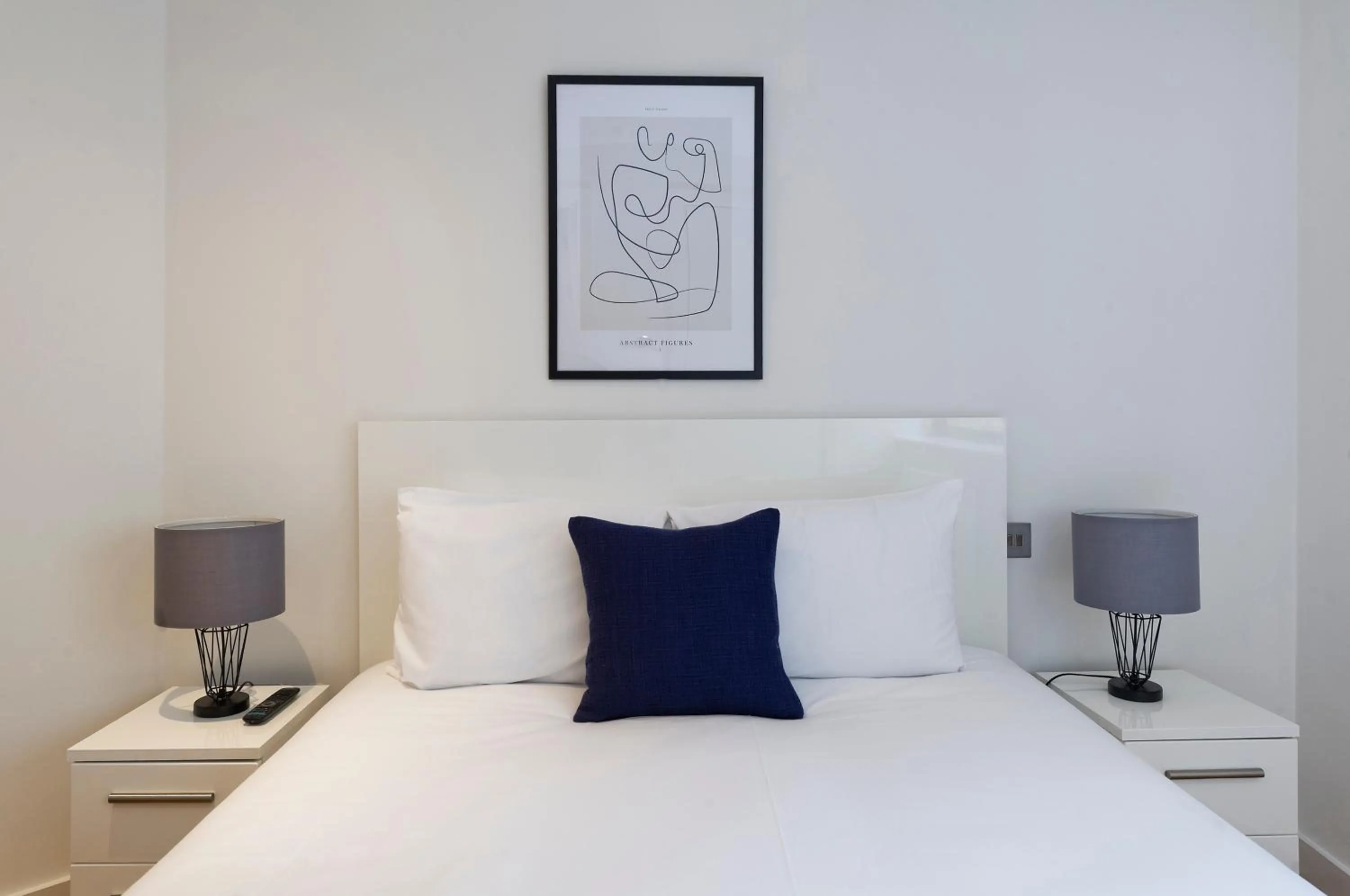 Bedroom, Bed in Red Lion Court by City2Stay