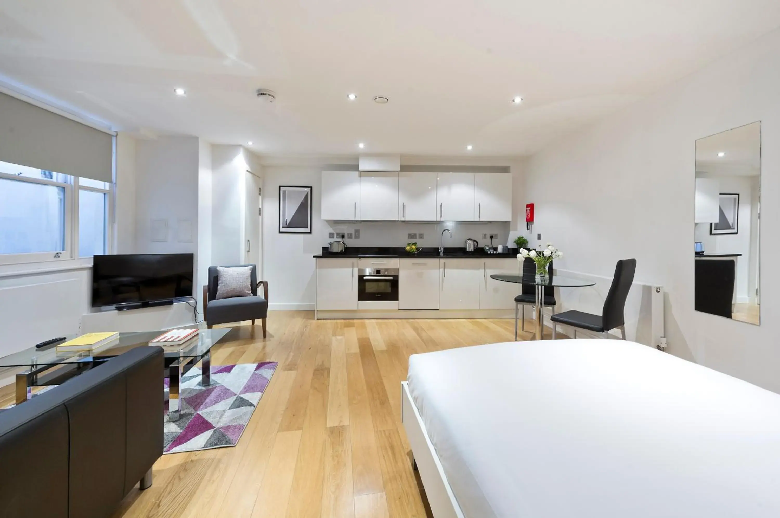Studio - Lower Ground Floor in Red Lion Court by City2Stay Studio - Lower Ground Floor in Red Lion Court by City2Stay