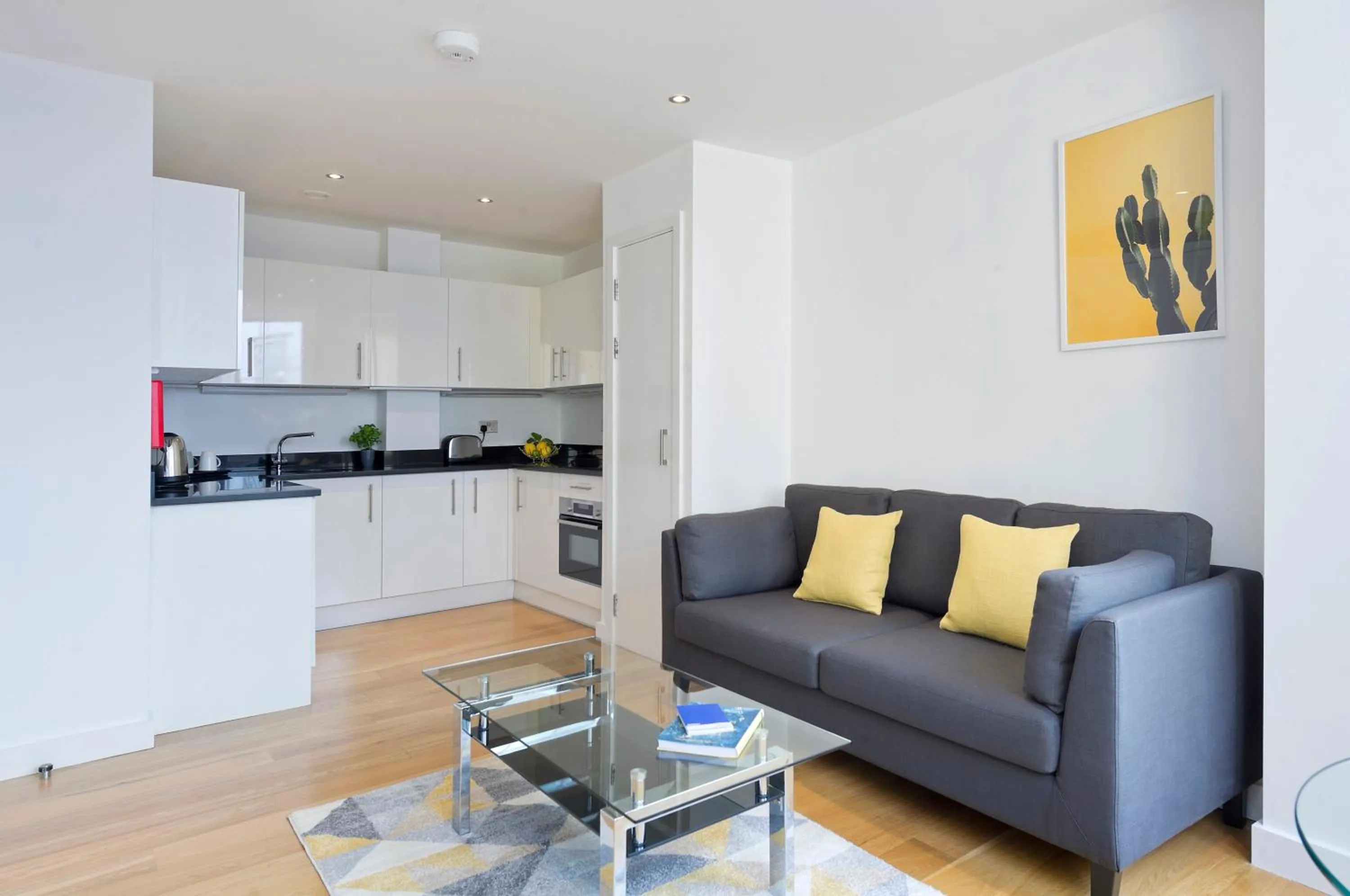 Kitchen or kitchenette in Red Lion Court by City2Stay