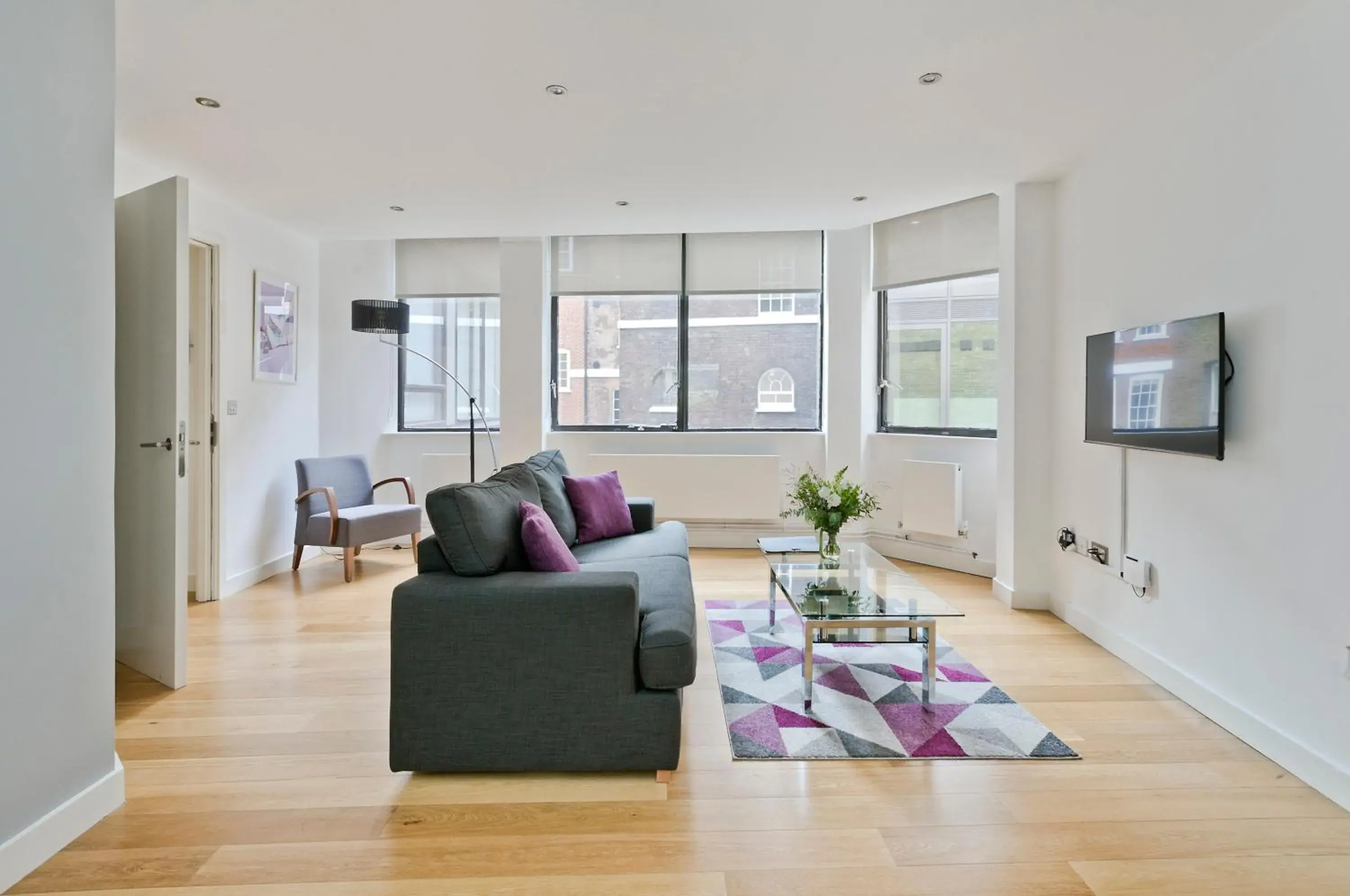 Living room in Red Lion Court by City2Stay Living room in Red Lion Court by City2Stay