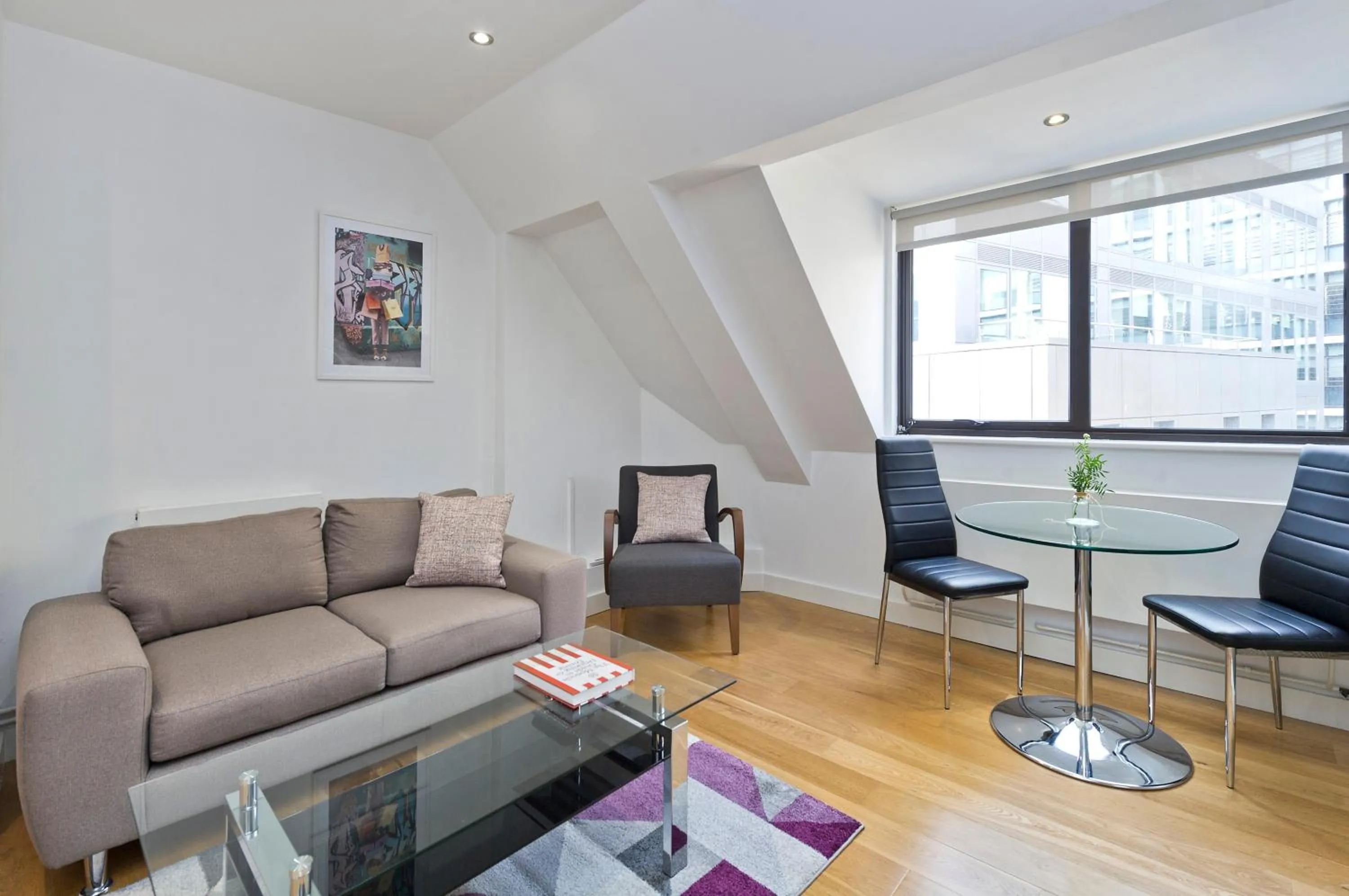 Living room in Red Lion Court by City2Stay