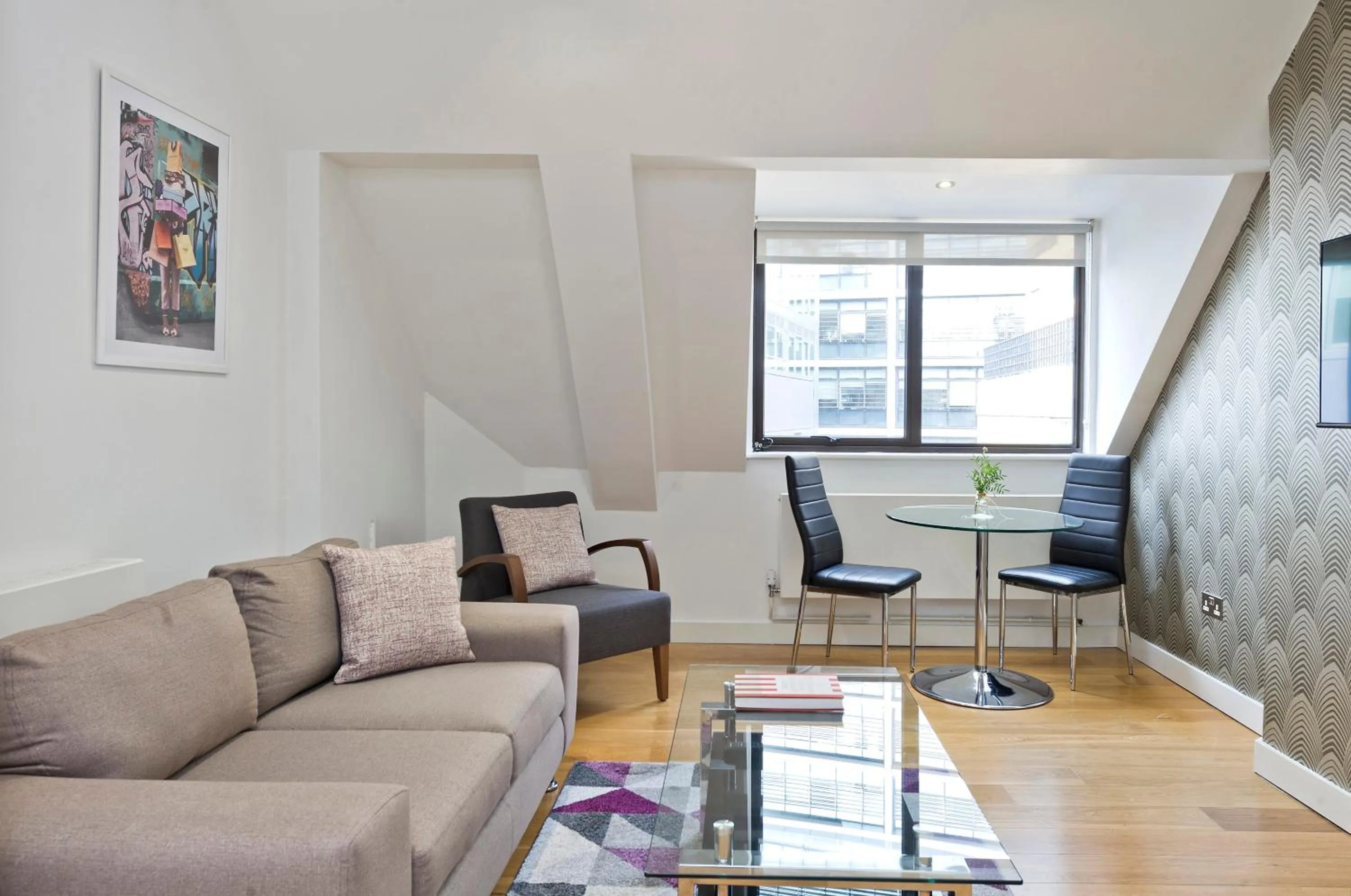 Living room in Red Lion Court by City2Stay