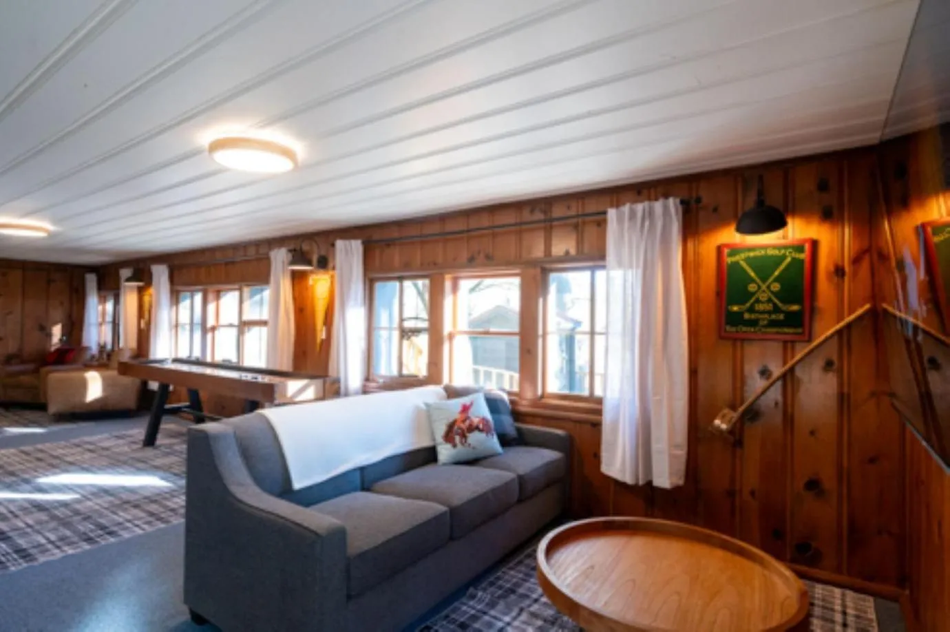 King Suite with Pool View in The Woodsman Lodge