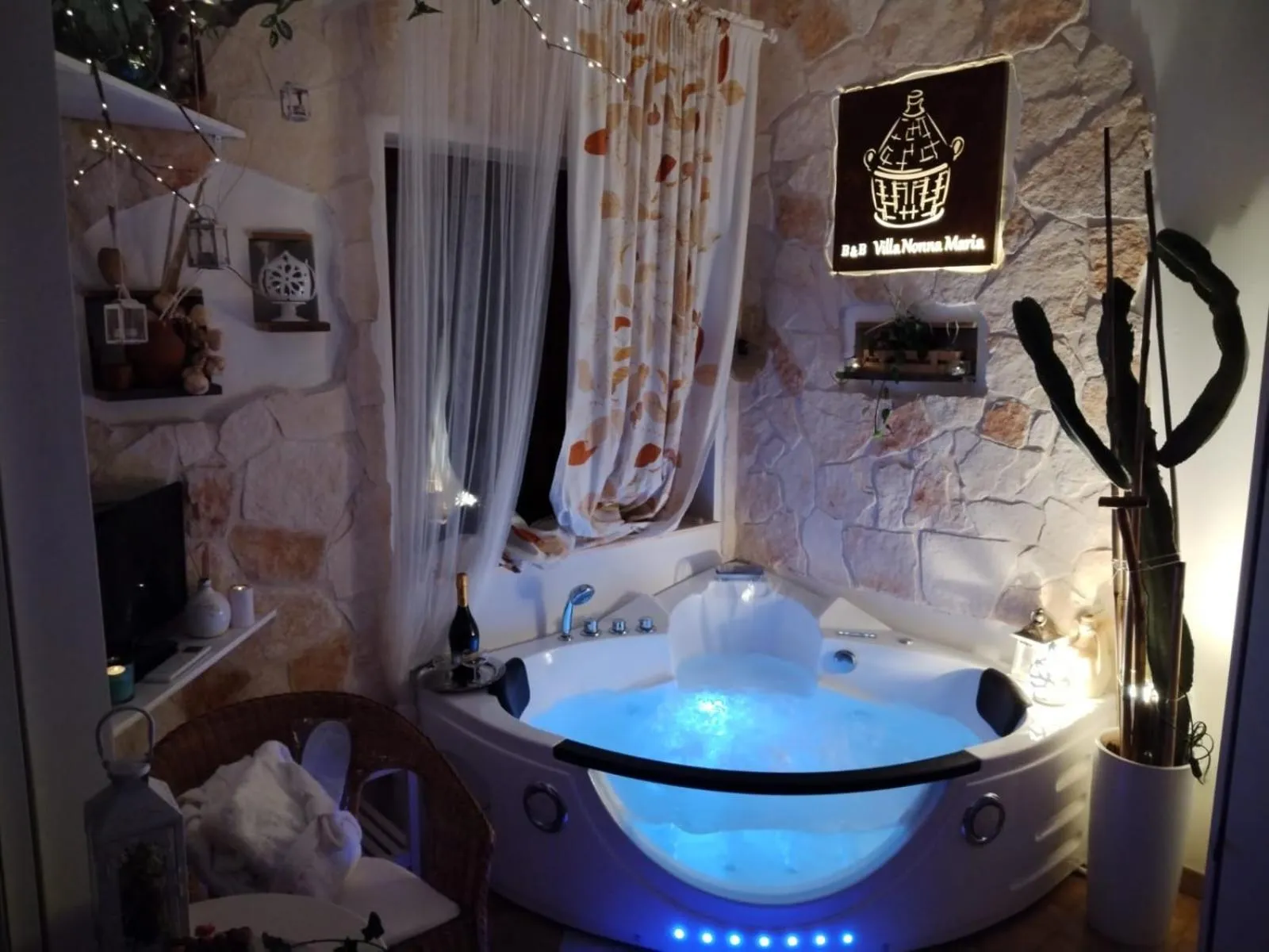 Hot Tub in B&B Villa Nonna Maria