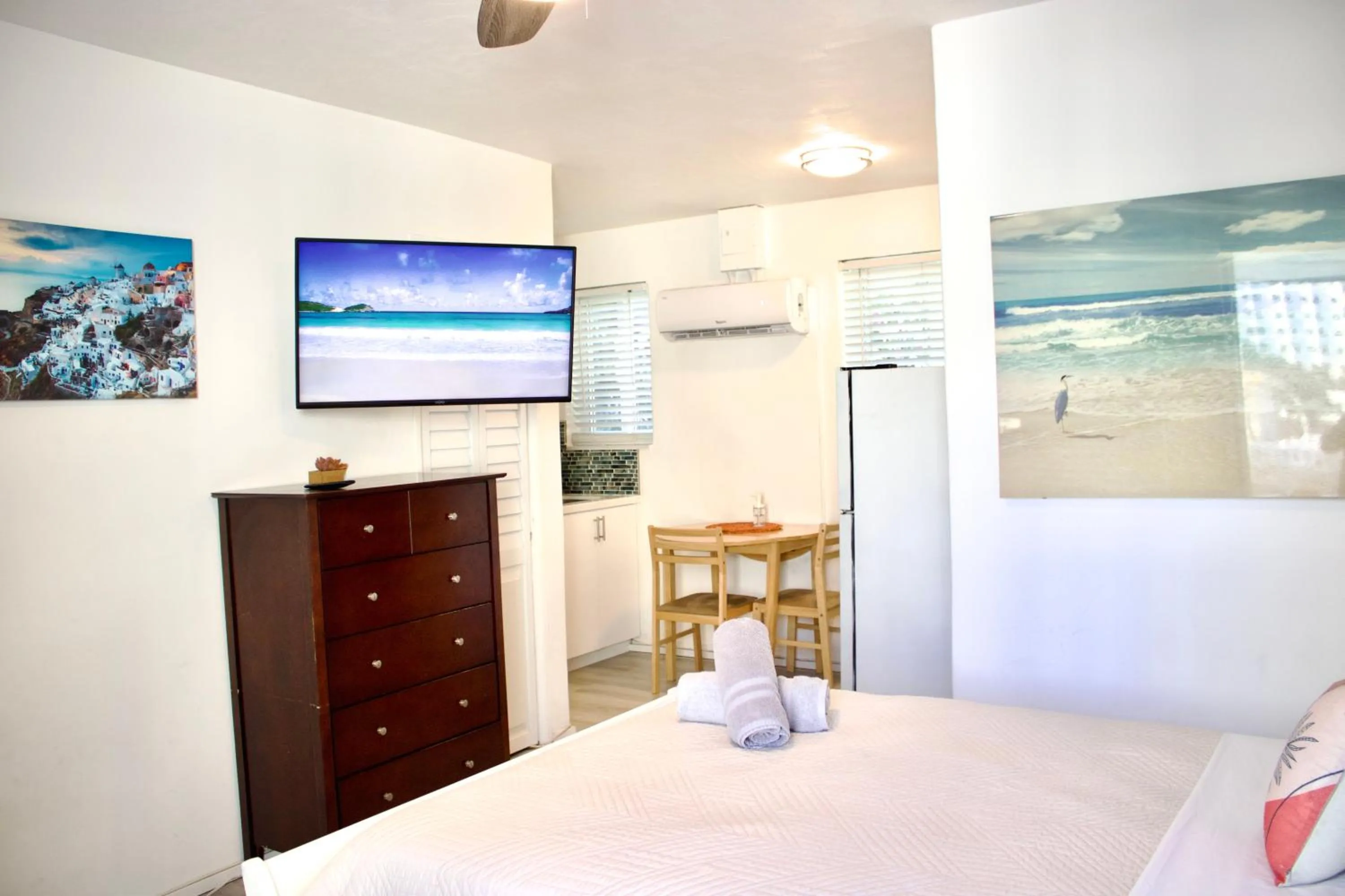 Bed in The Madison by the Gold Nests