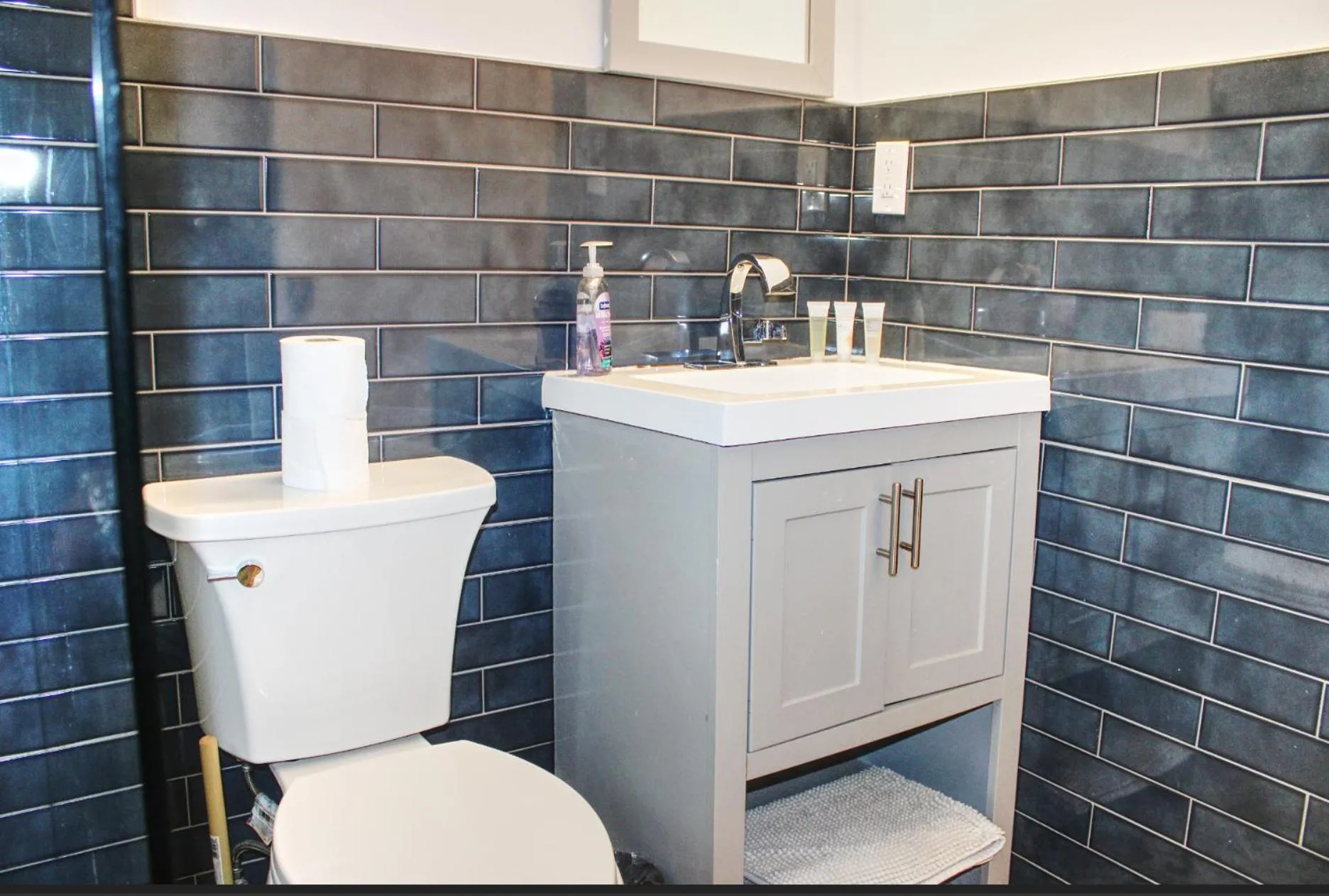 Toilet in The Madison by the Gold Nests