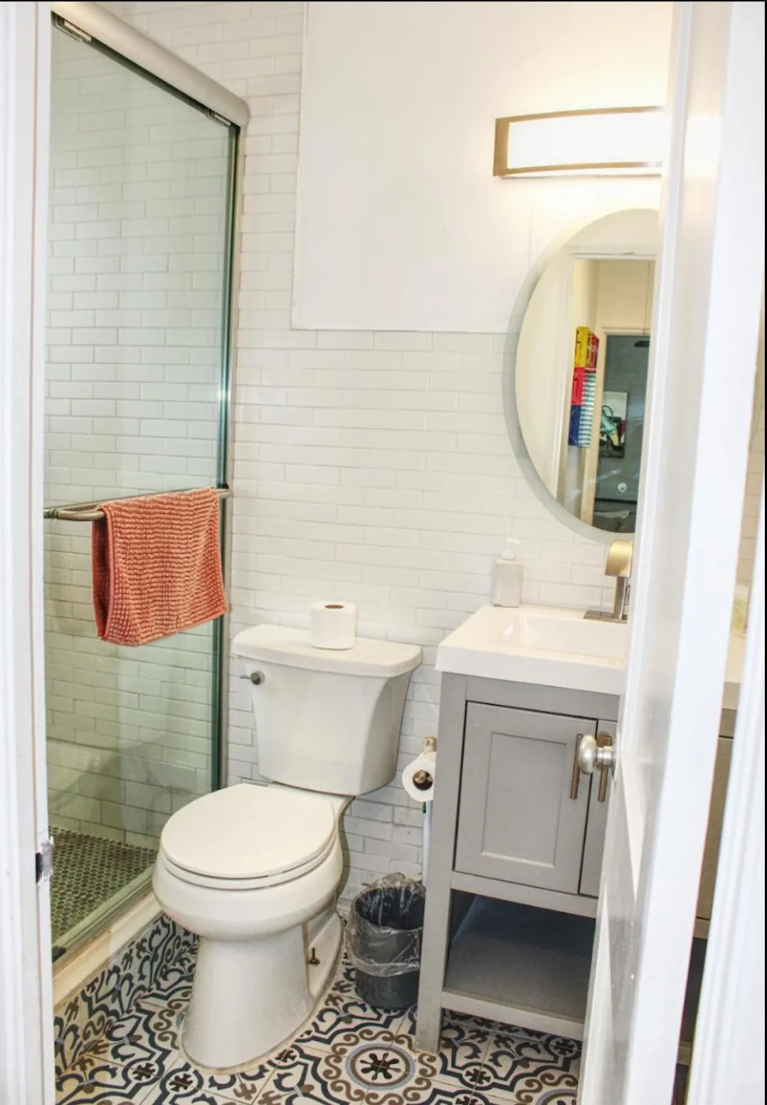 Shower in The Madison by the Gold Nests