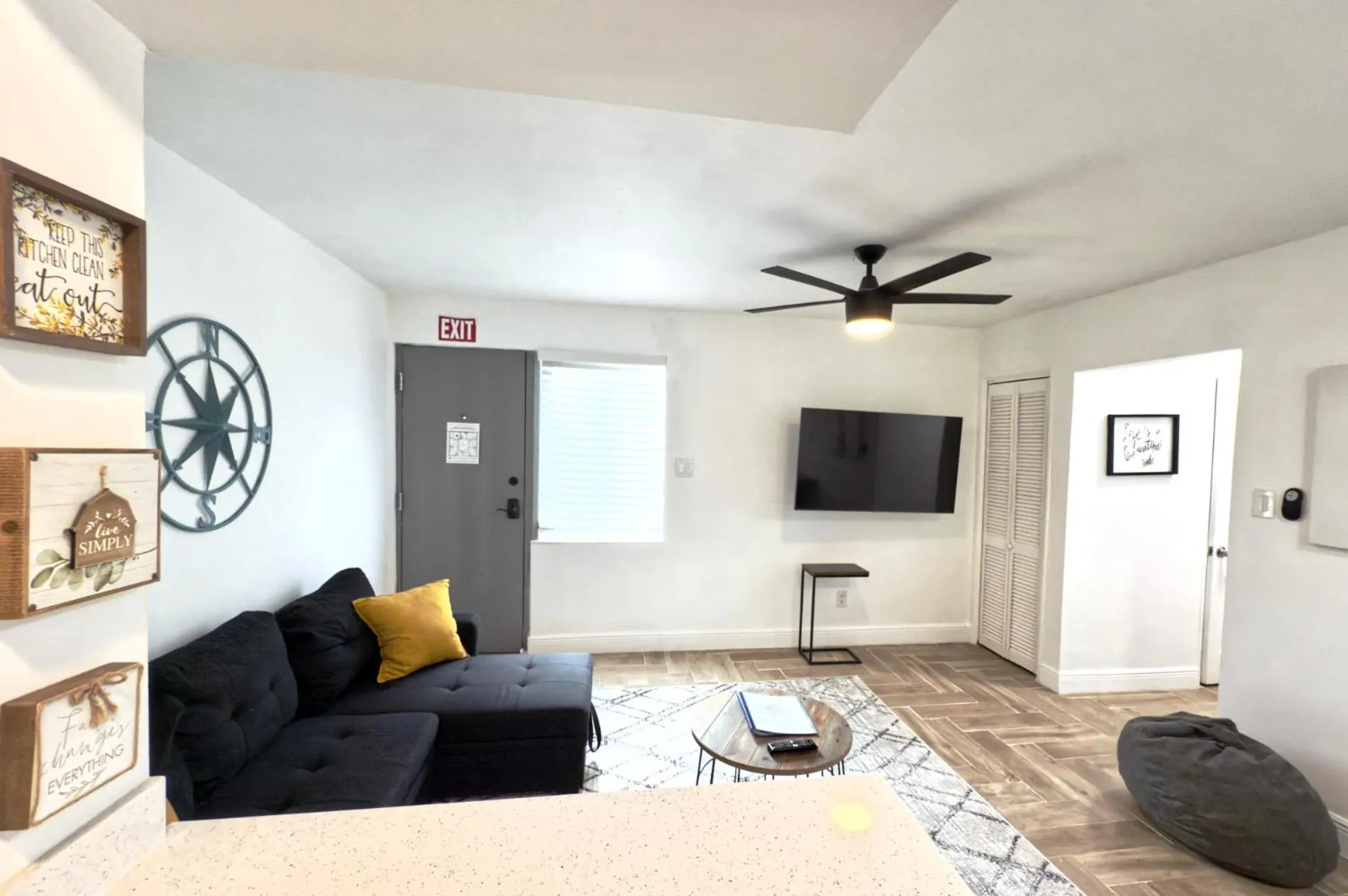 TV and multimedia in The Madison by the Gold Nests