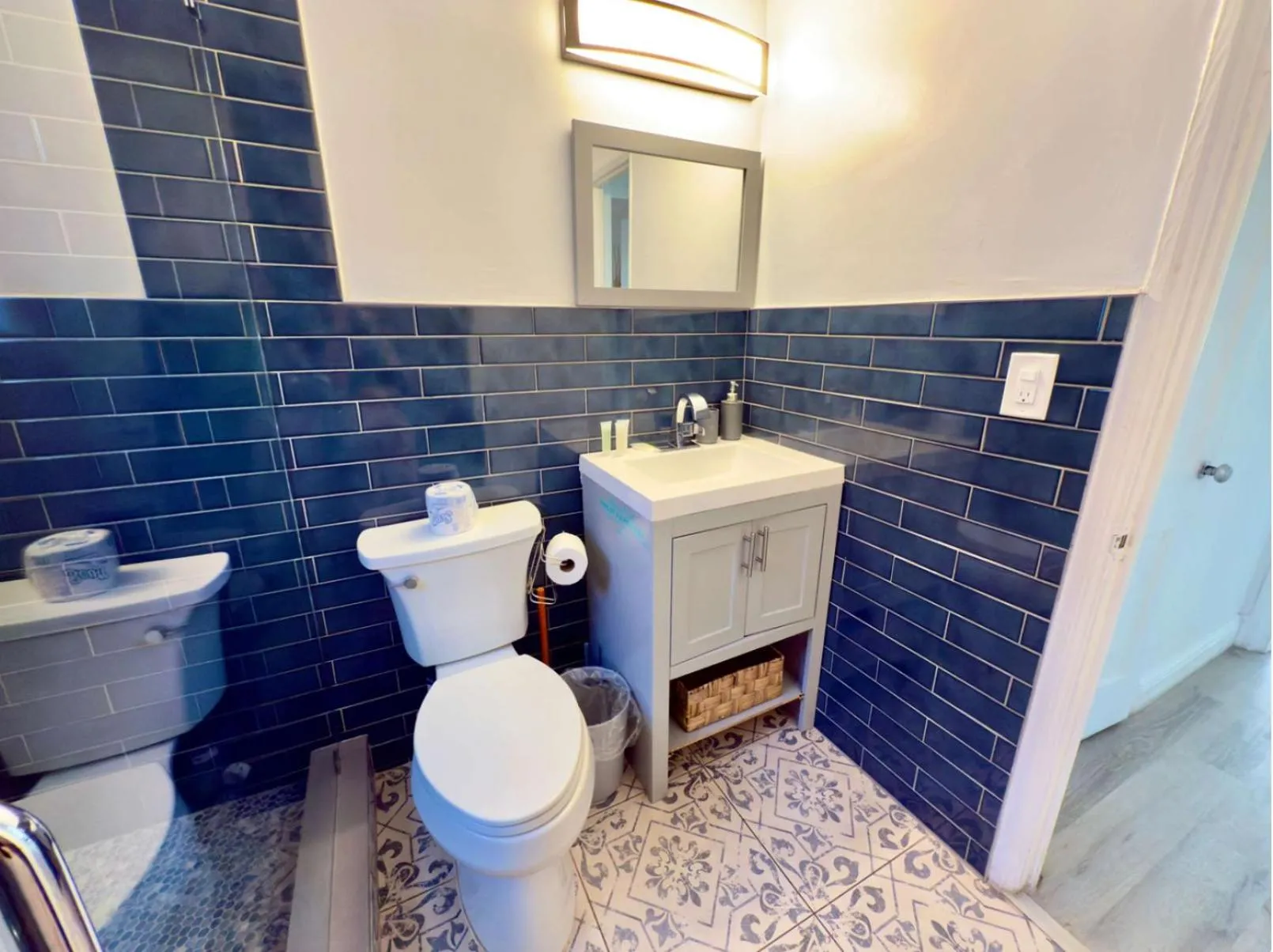 Shower in The Madison by the Gold Nests