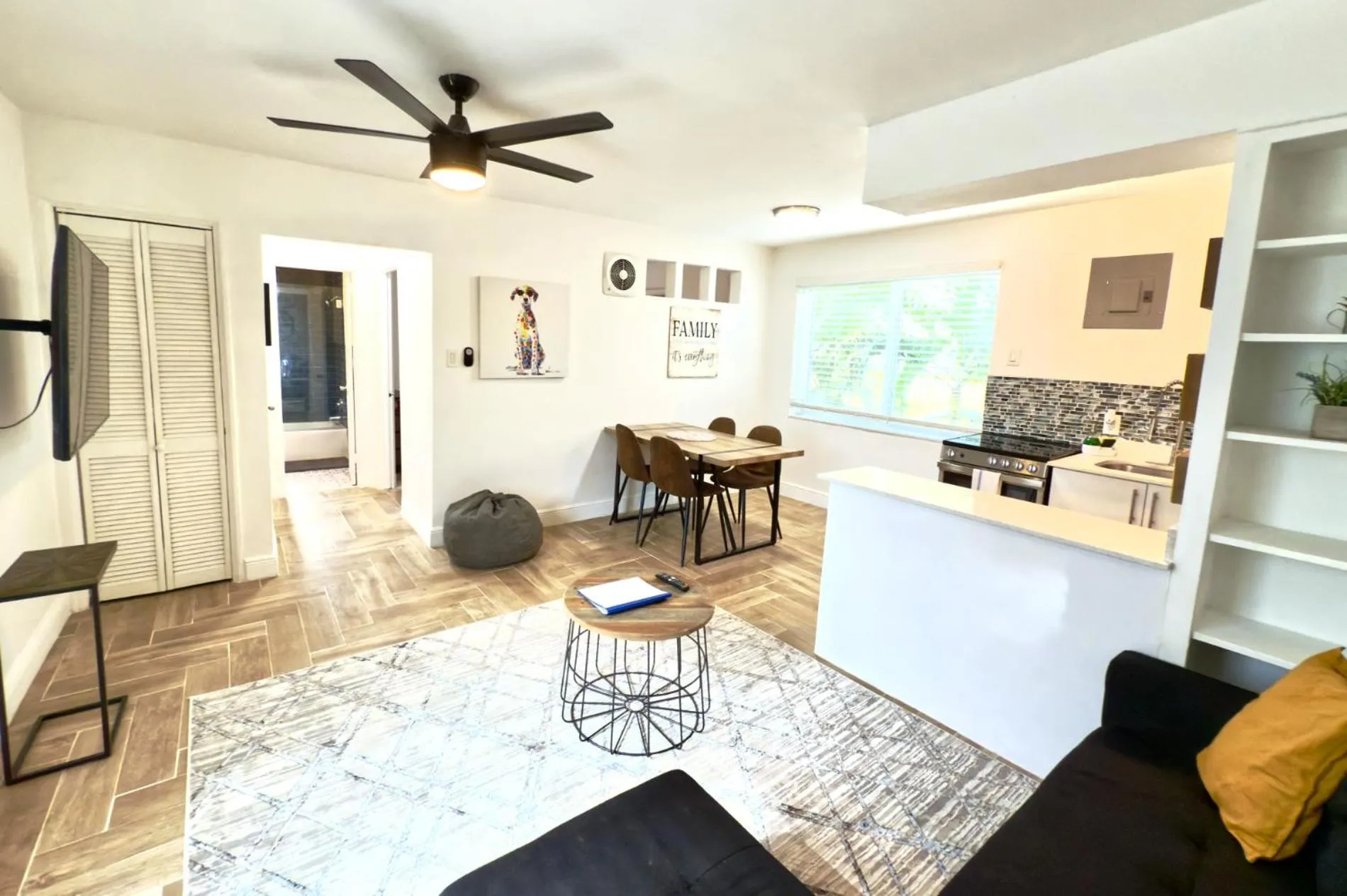 TV and multimedia in The Madison by the Gold Nests