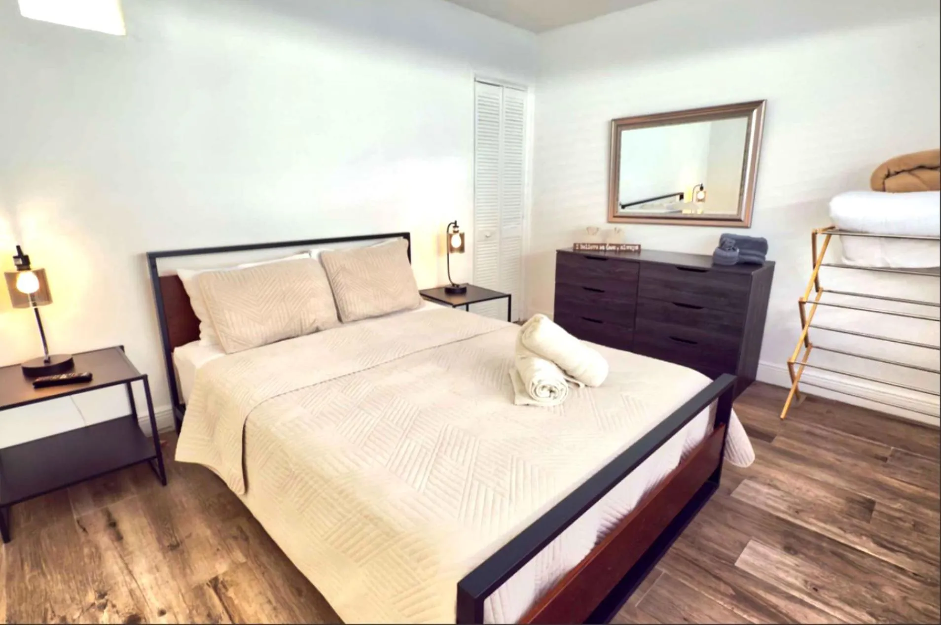 Bed in The Madison by the Gold Nests