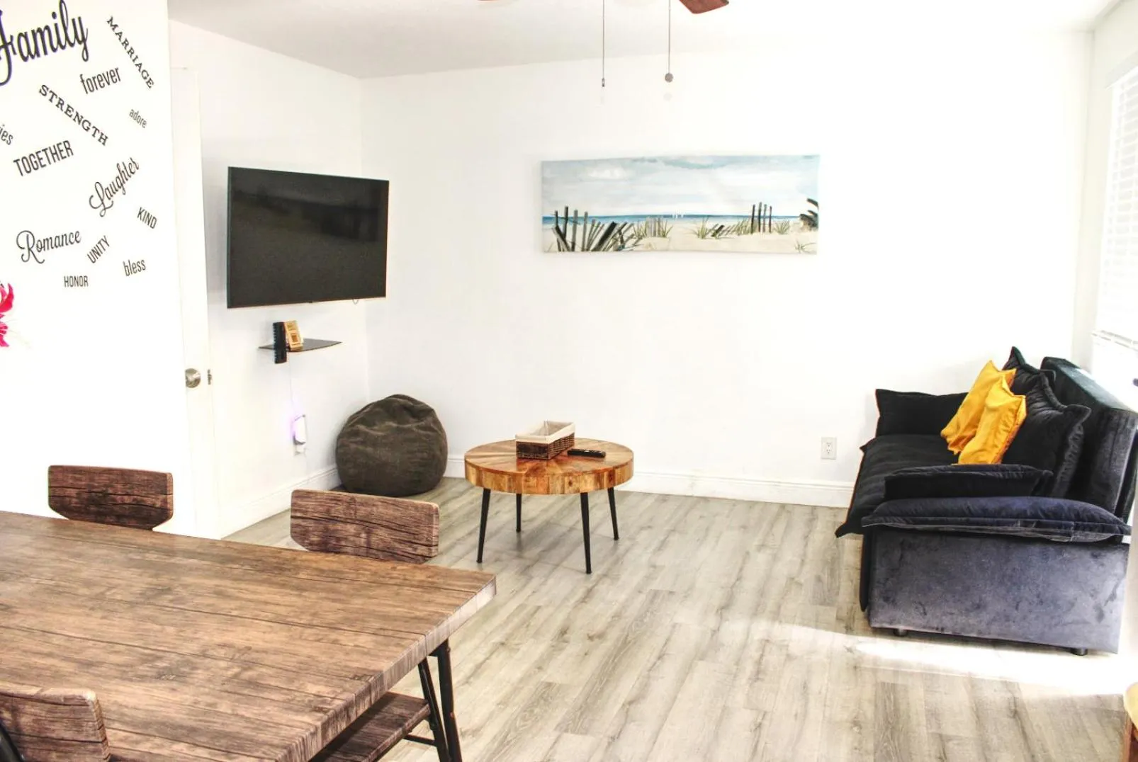 TV and multimedia in The Madison by the Gold Nests