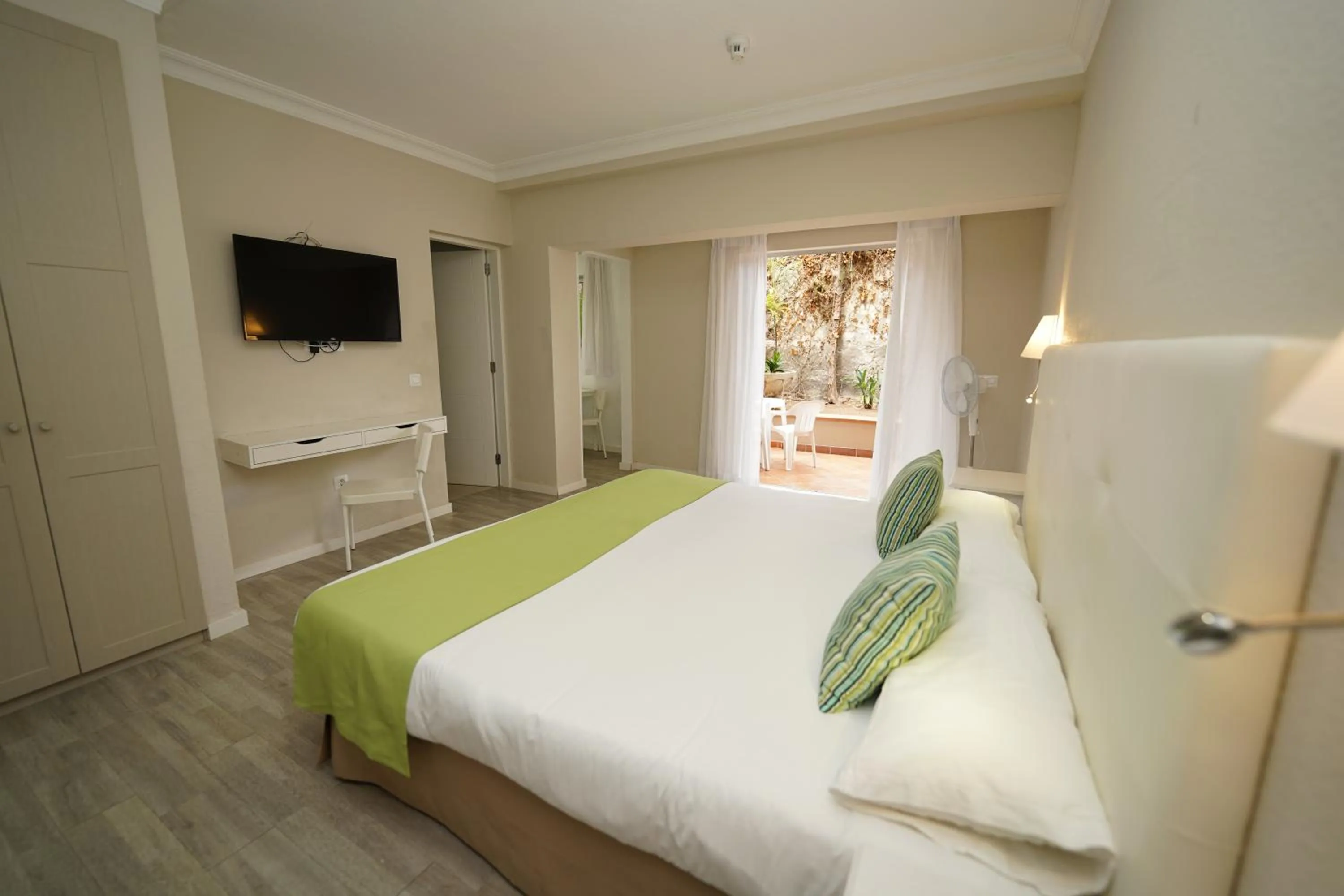 Bed in Hotel RF San Borondon