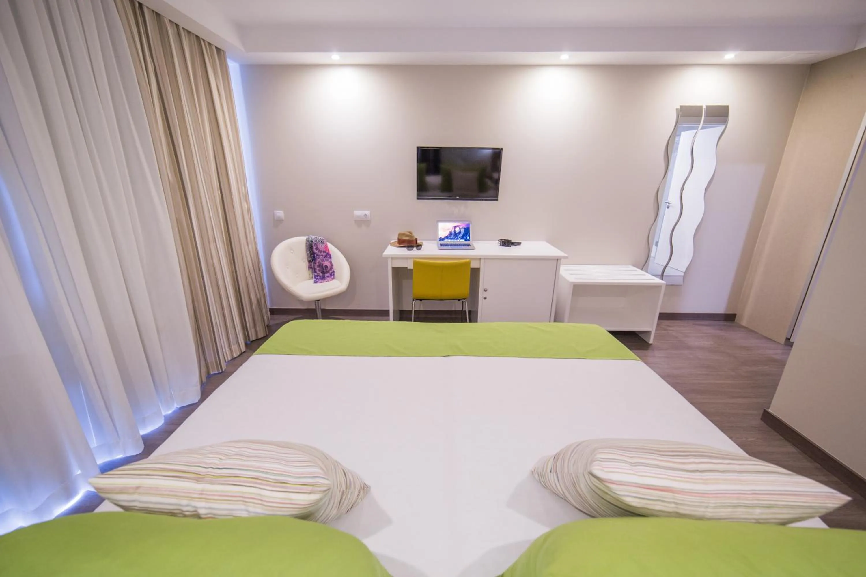 Photo of the whole room, Bed in Hotel RF San Borondon