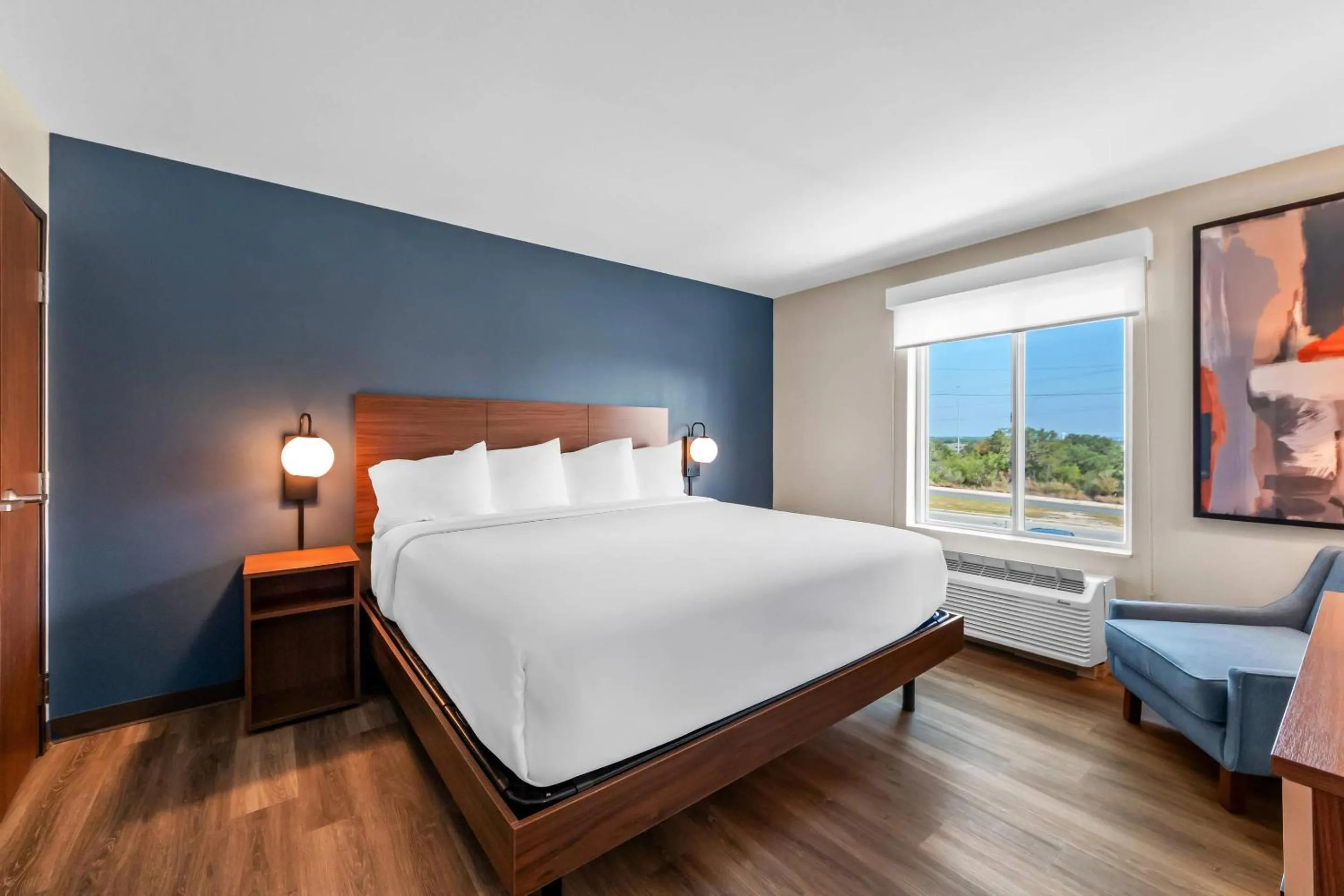 Bedroom, Bed in Everhome Suites San Antonio Lackland near SeaWorld by Choice Hotels