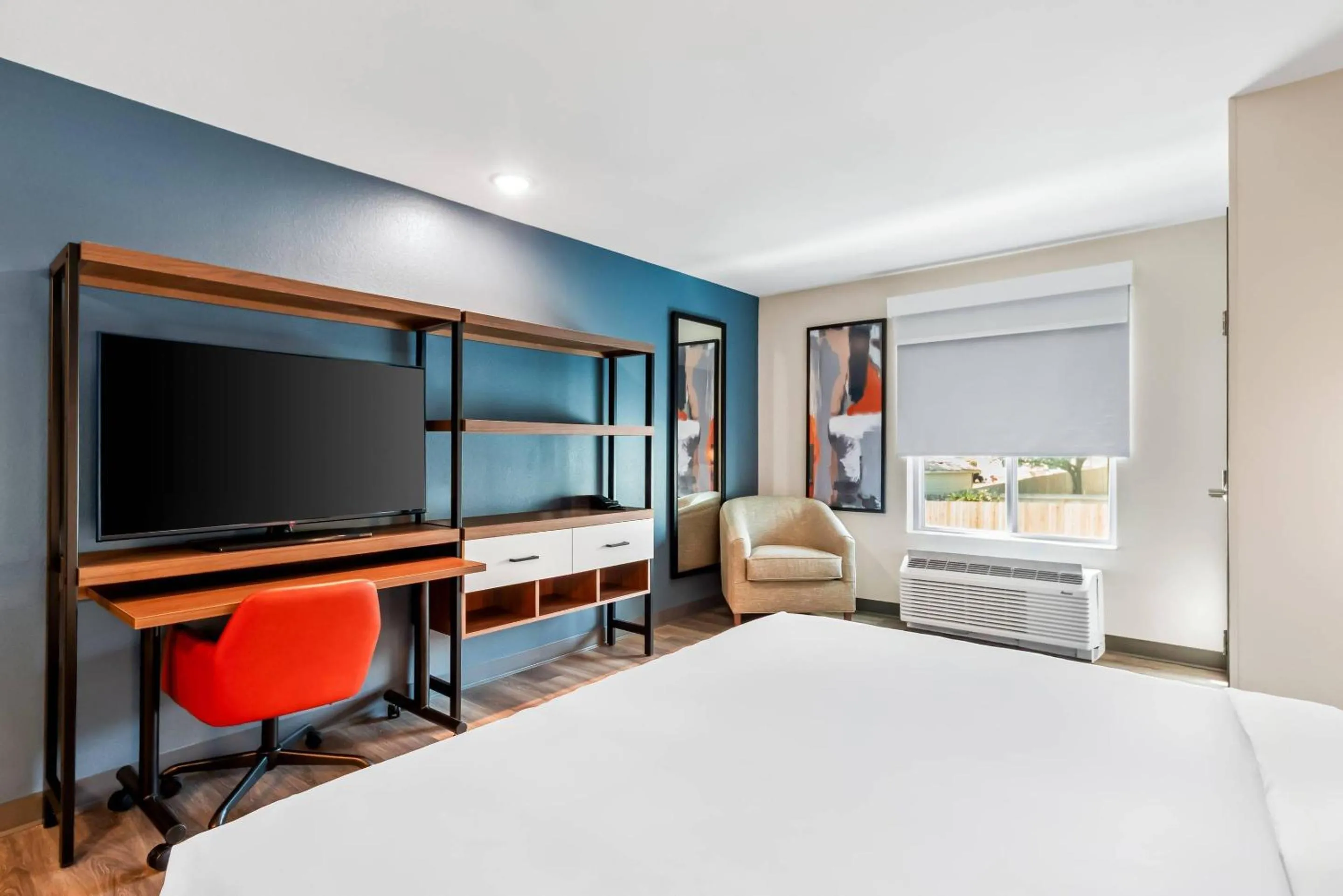 Bedroom, Bed in Everhome Suites San Antonio Lackland near SeaWorld by Choice Hotels