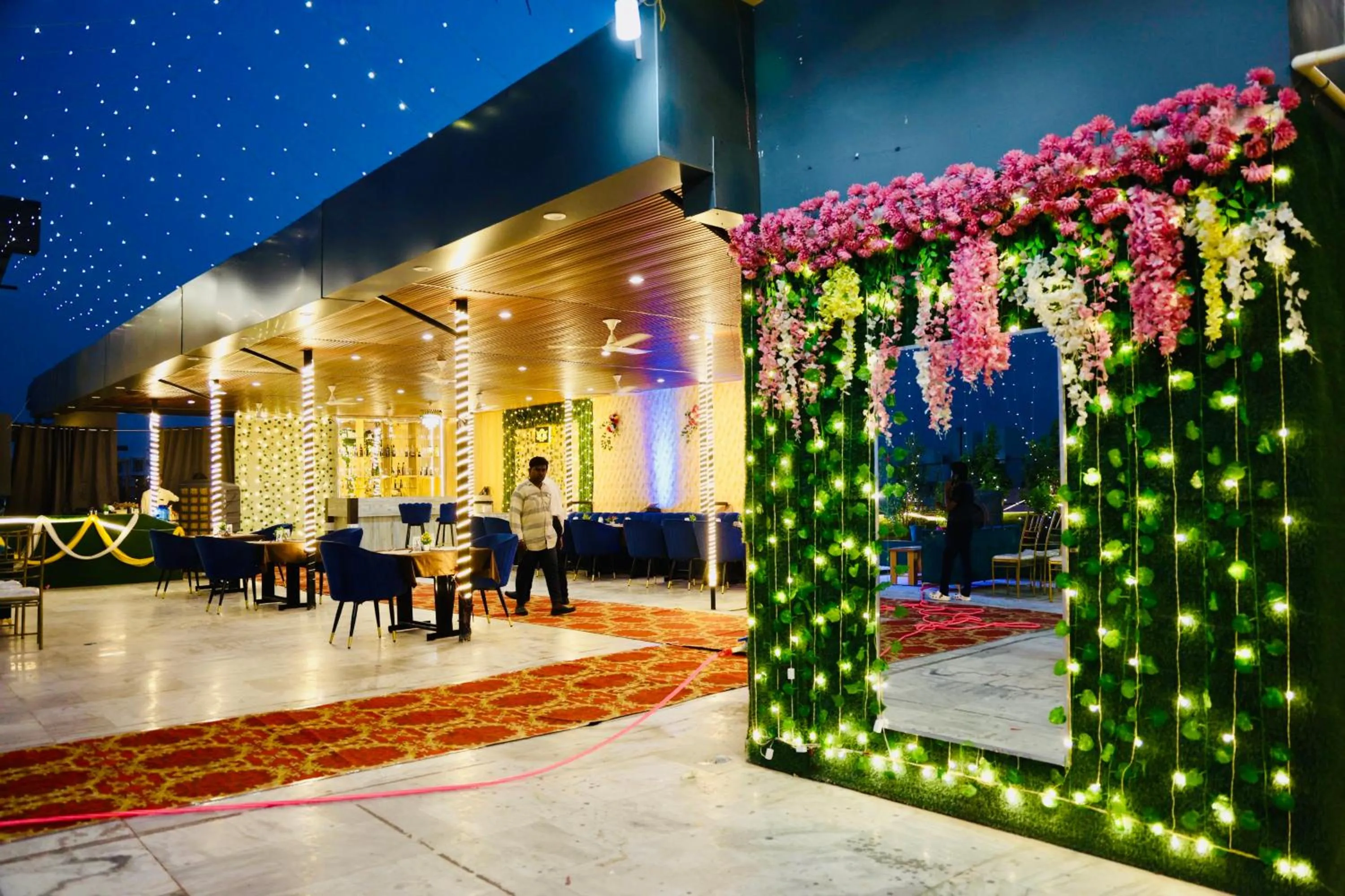 Restaurant/places to eat in The ARL Hotels & Banquets