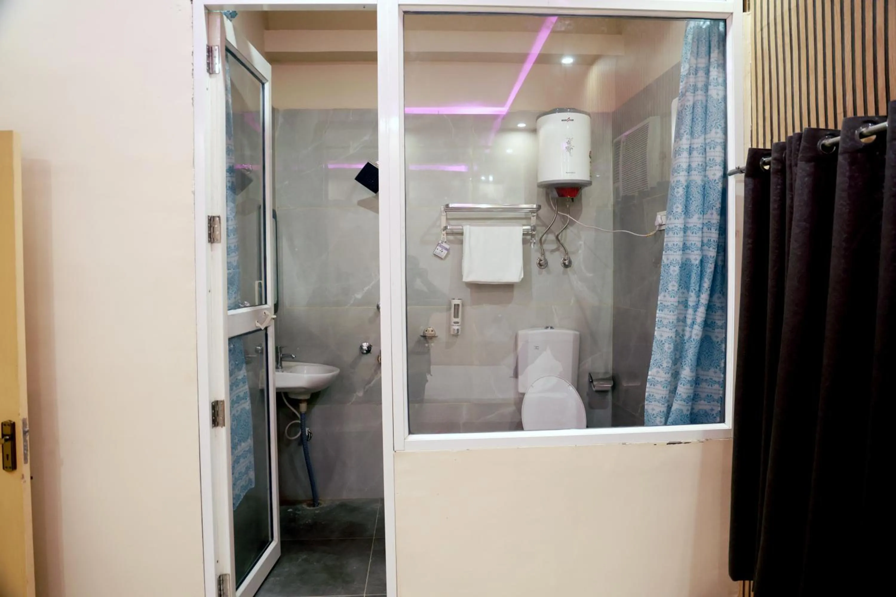 Toilet in The ARL Hotels & Banquets