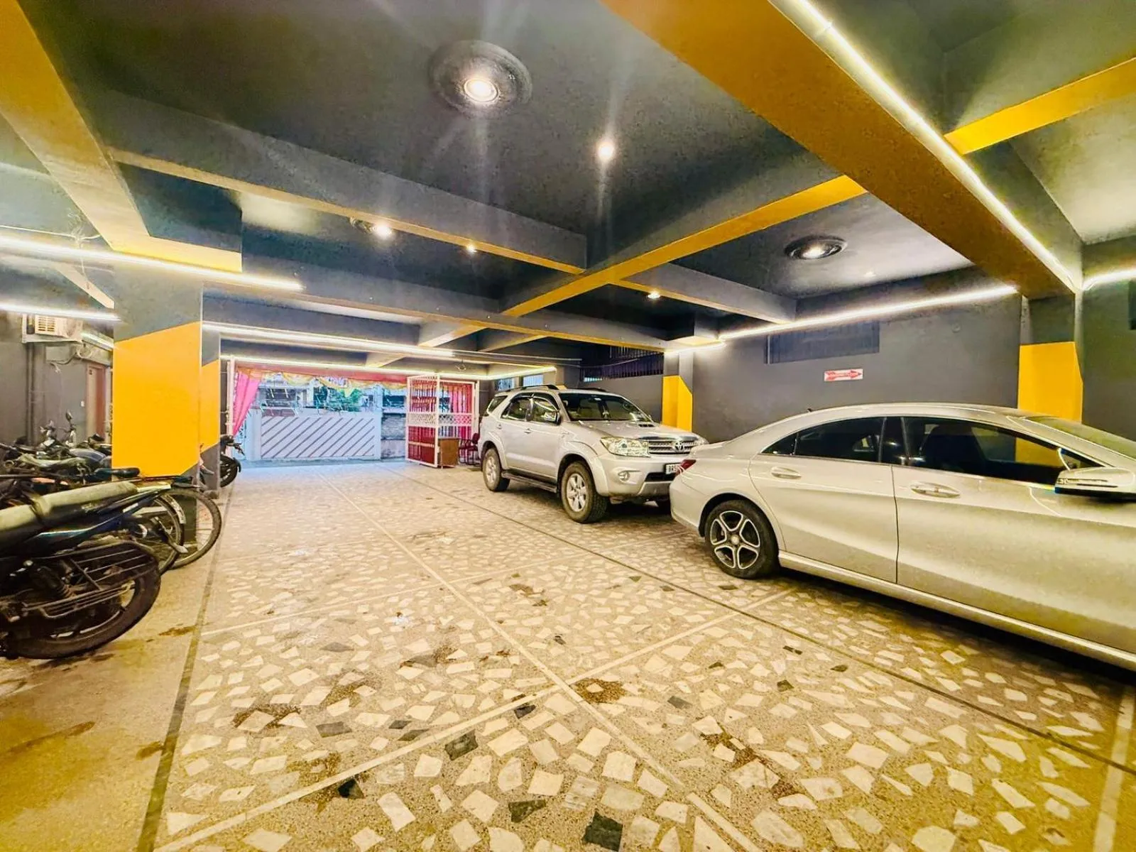 Parking in The ARL Hotels & Banquets