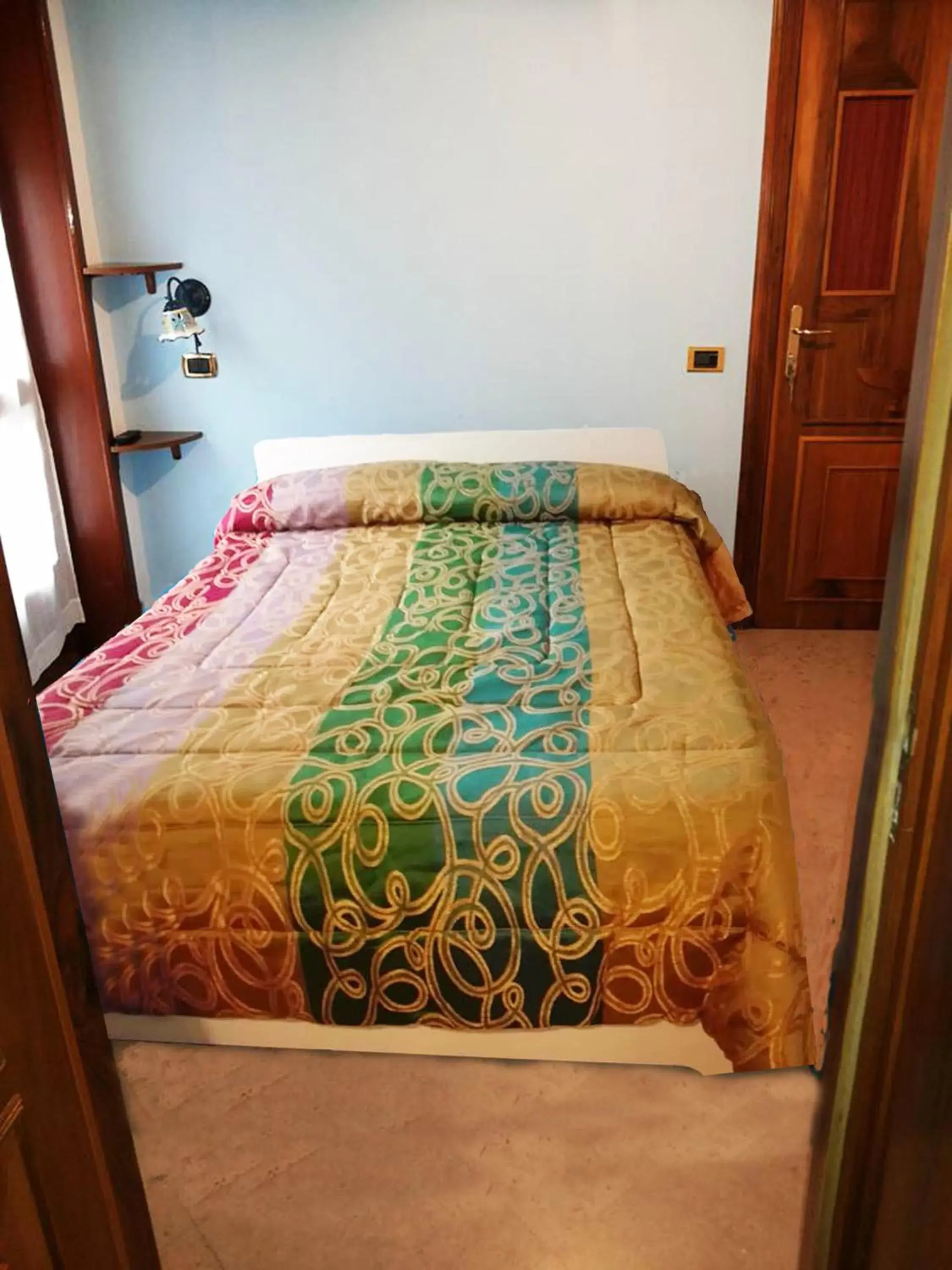 Small Double Room - single occupancy in B&B Elisa Small Double Room - single occupancy in B&B Elisa
