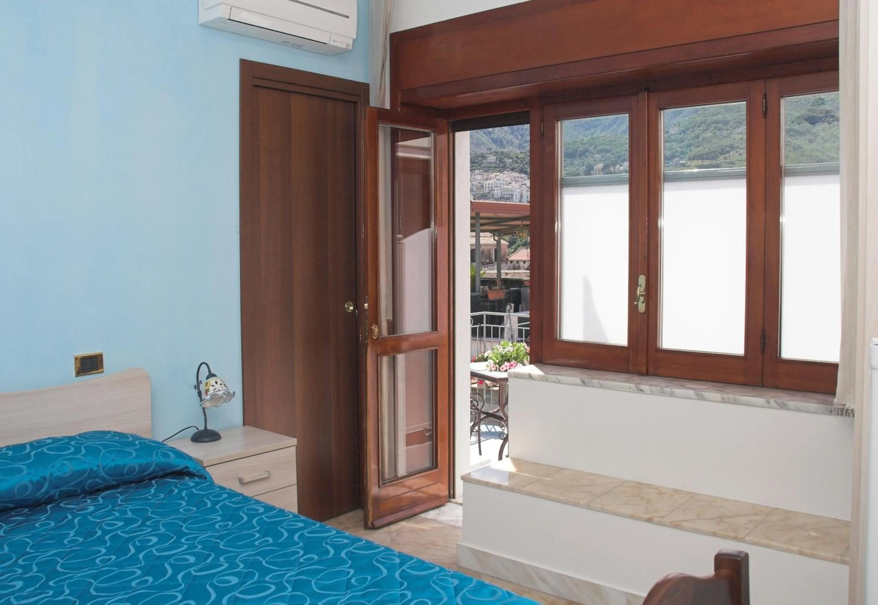 Photo of the whole room, Bed in B&B Elisa