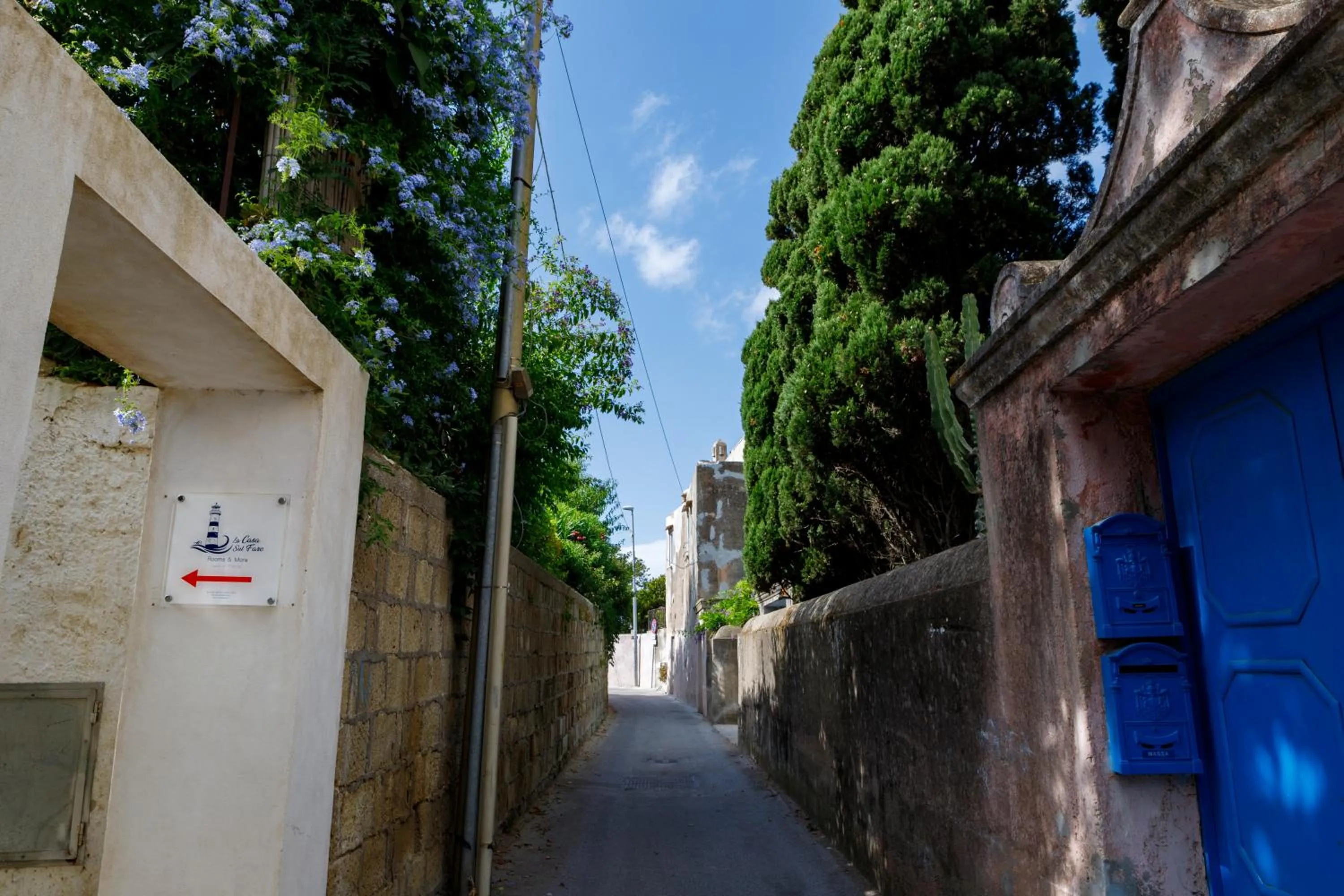 Street view in La Casa sul Faro