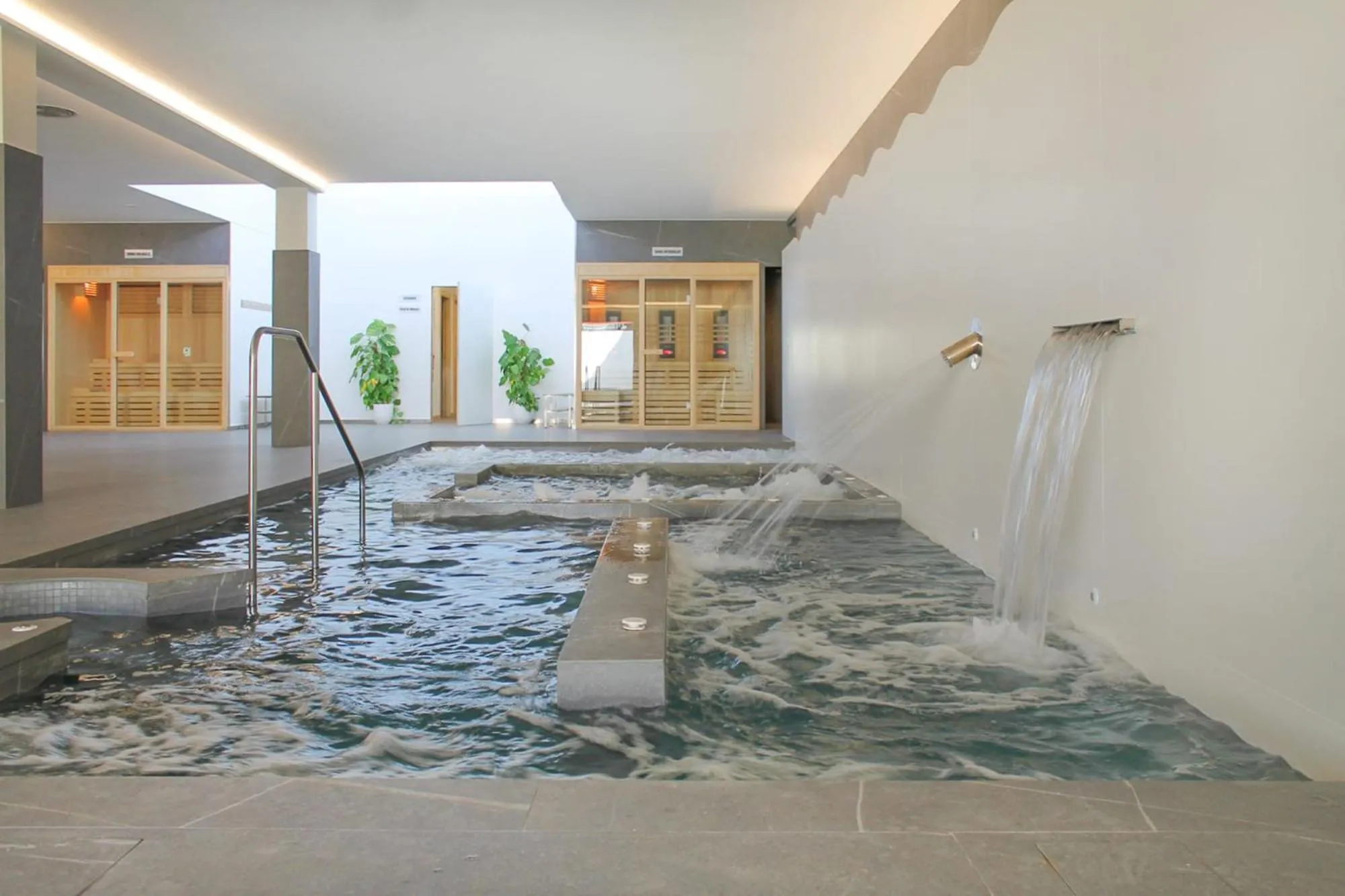 Spa and wellness centre/facilities in Hotel & Spa Carlos desde 1996