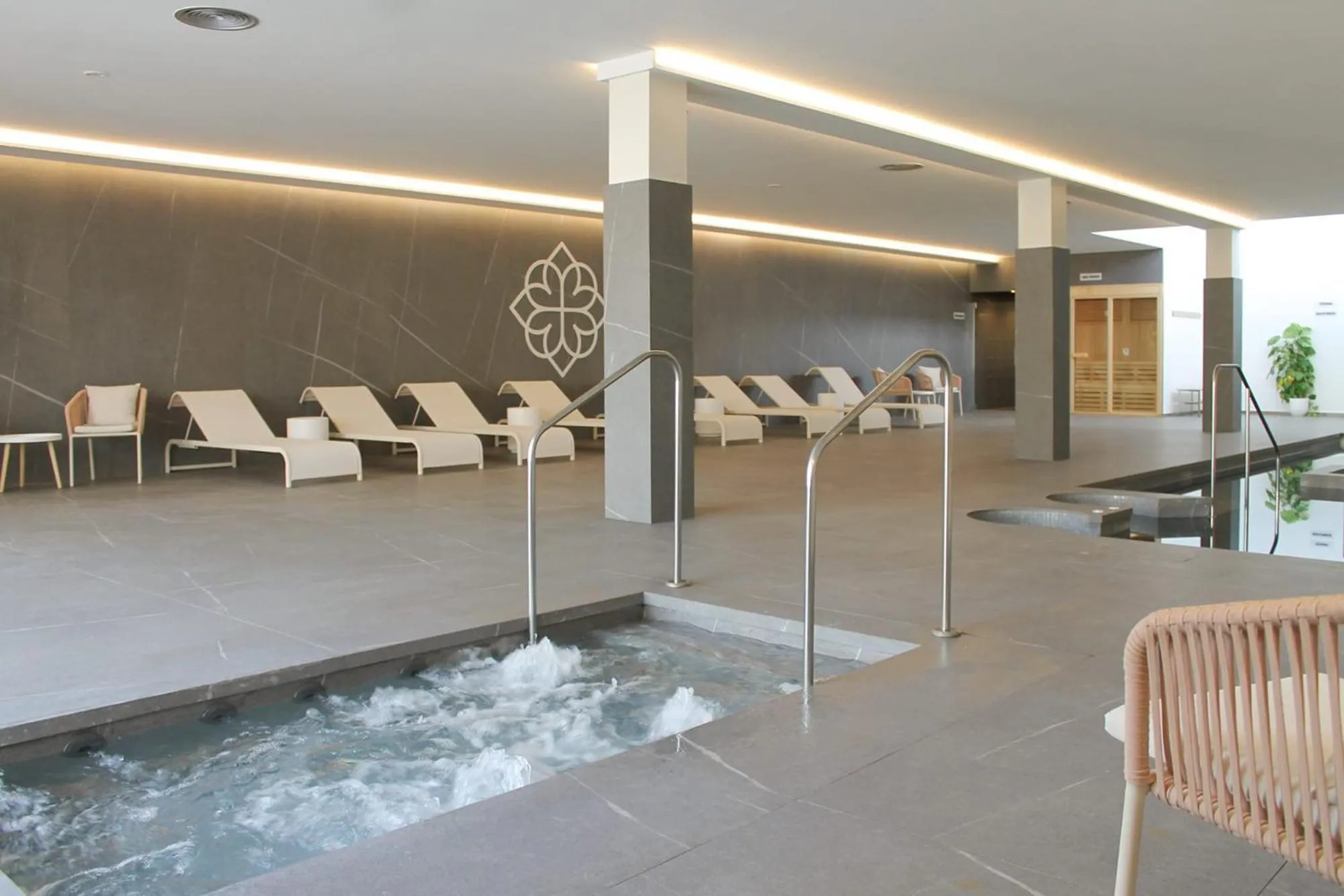 Spa and wellness centre/facilities in Hotel & Spa Carlos desde 1996