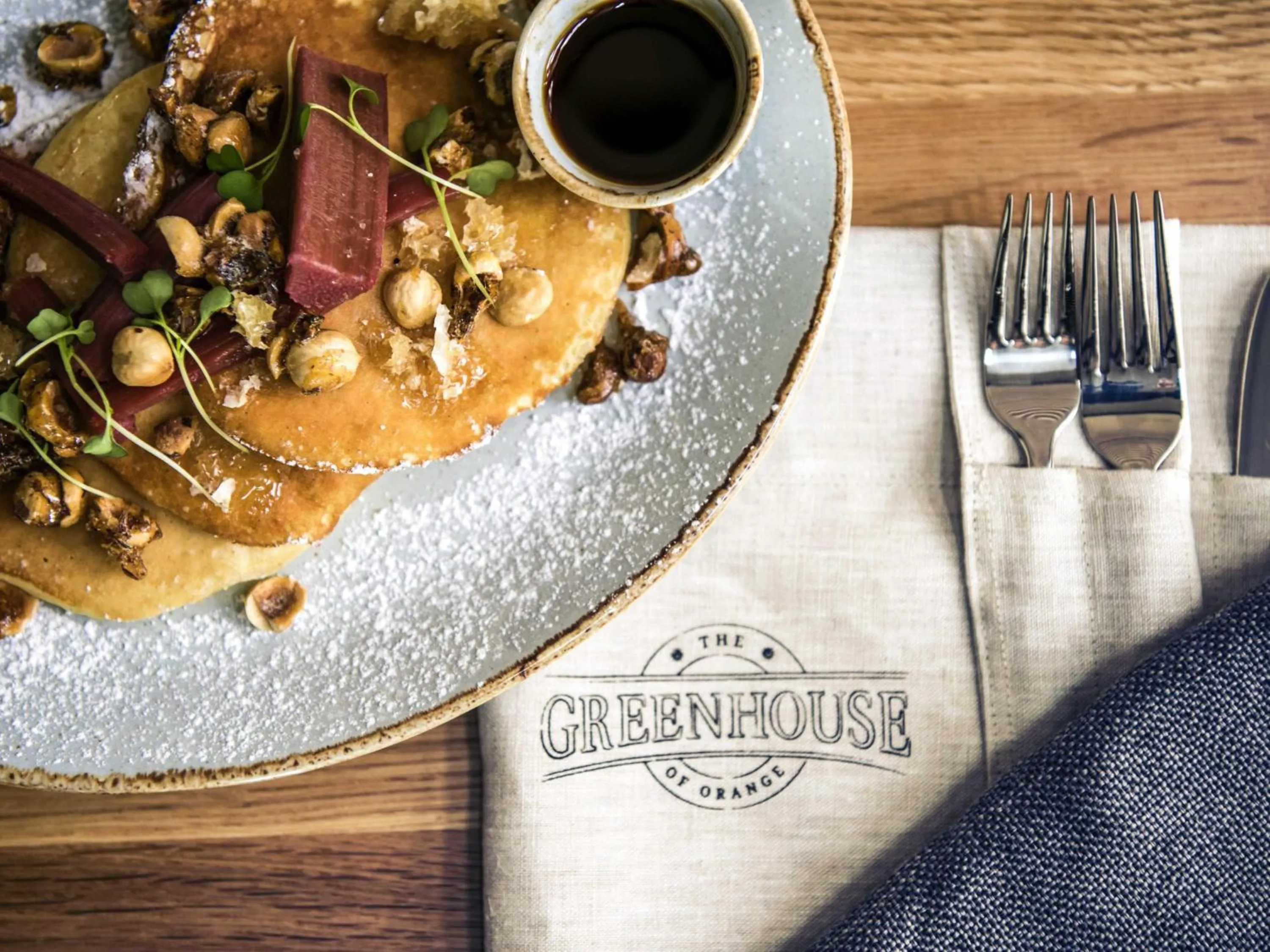 Restaurant/places to eat in Mercure Orange