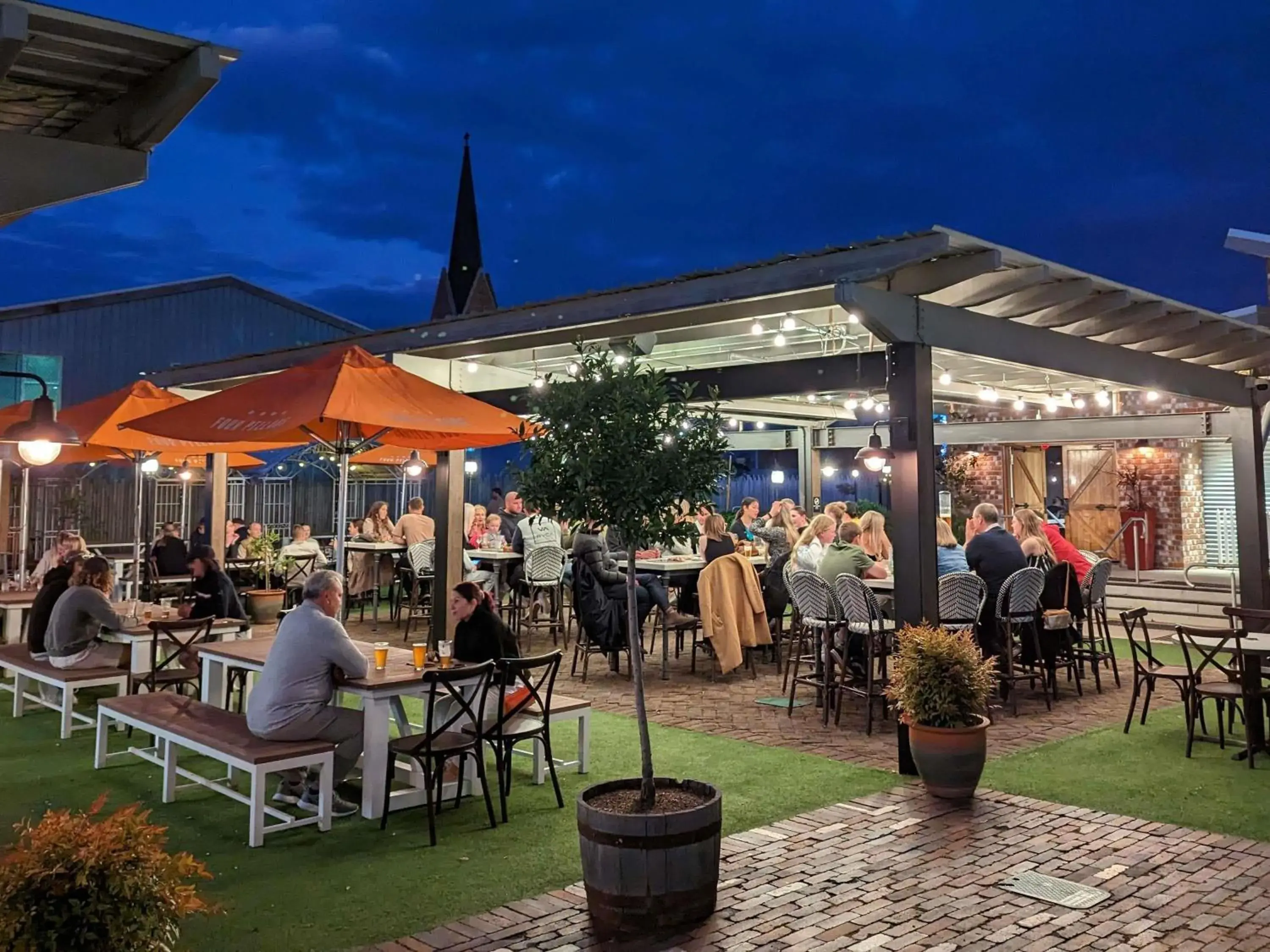 Property building in Mercure Orange Property building in Mercure Orange