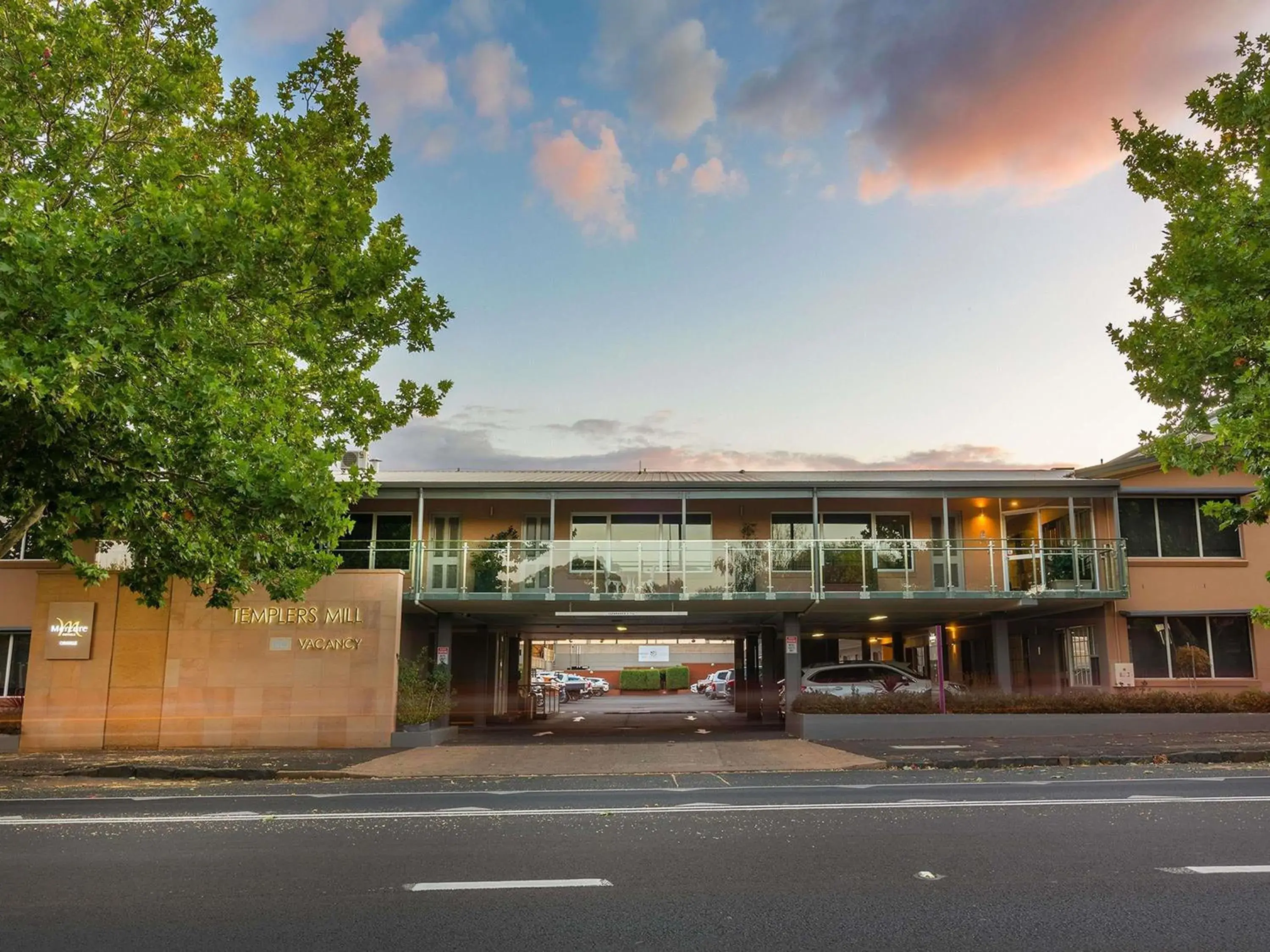 Property building in Mercure Orange Property building in Mercure Orange