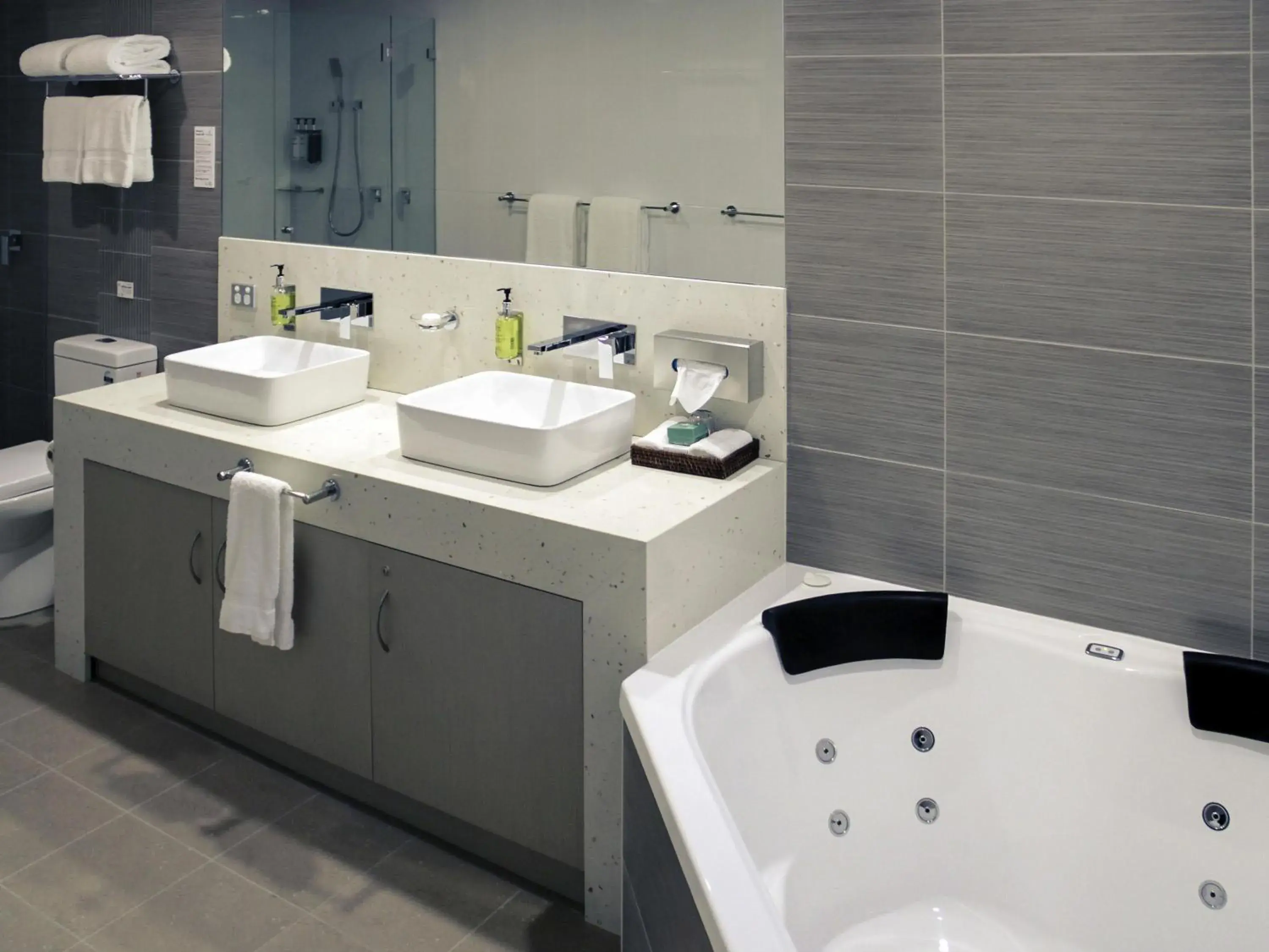 Bedroom in Mercure Orange Bedroom in Mercure Orange