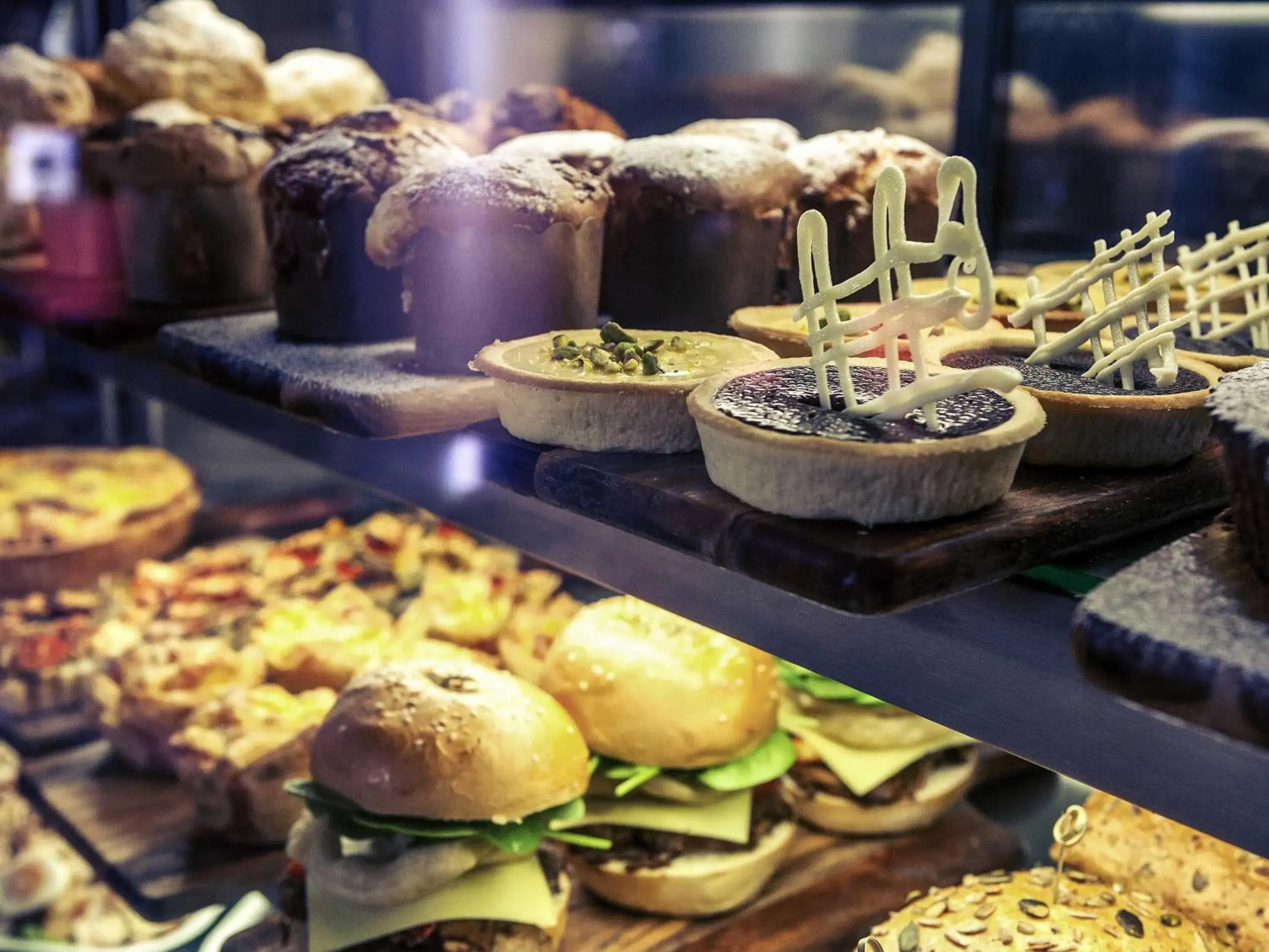 Restaurant/places to eat in Mercure Orange Restaurant/places to eat in Mercure Orange