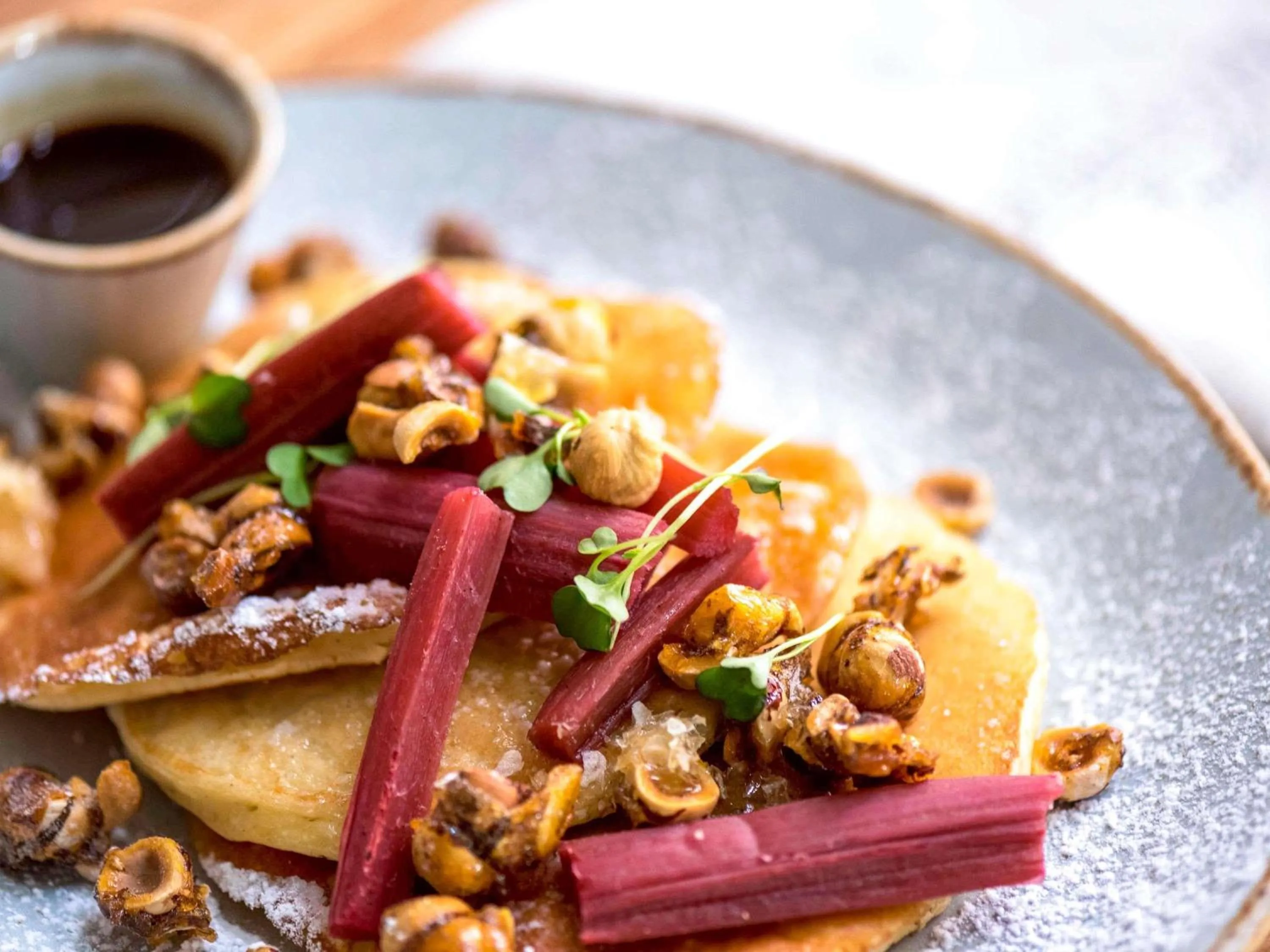 Restaurant/places to eat in Mercure Orange