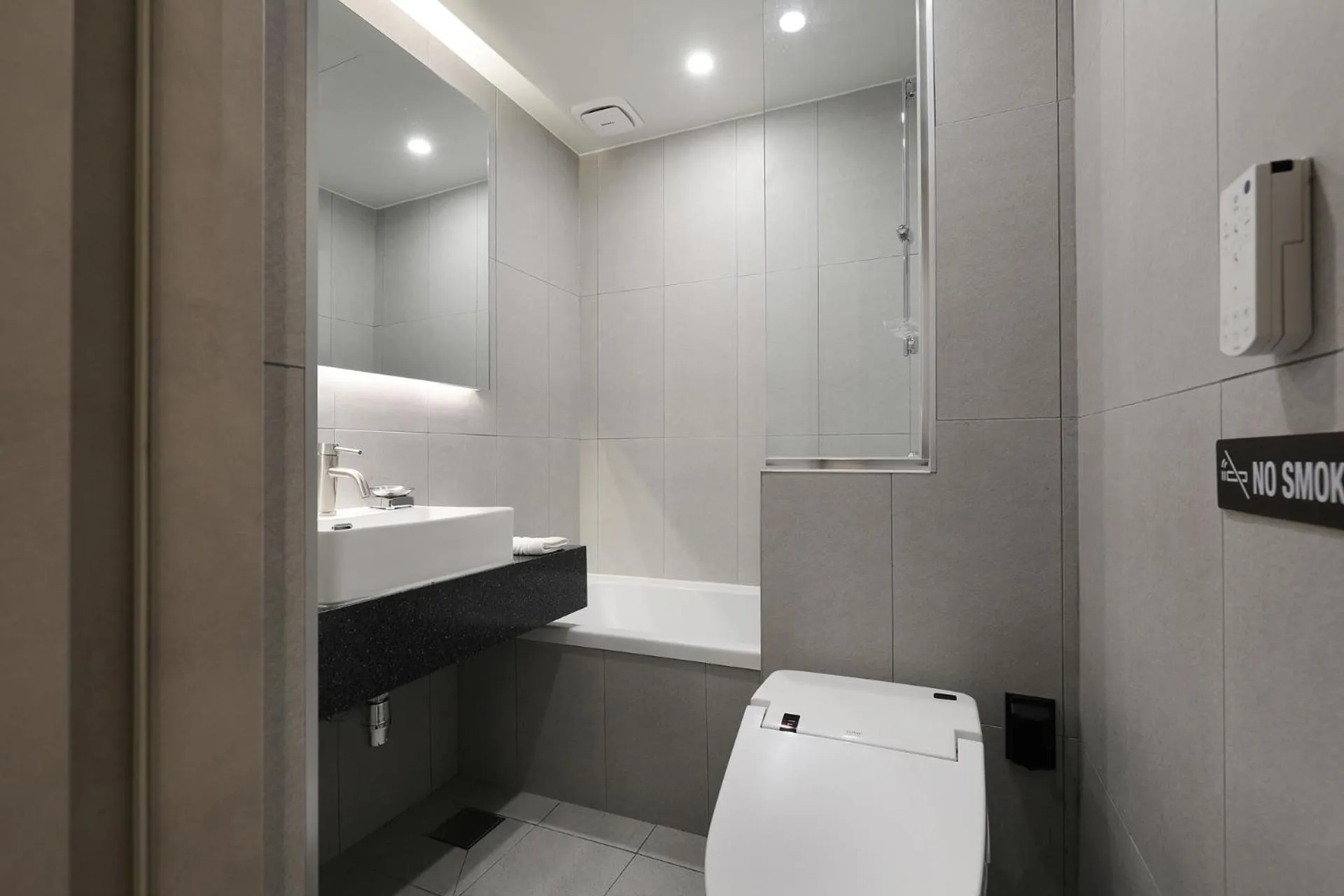 Hound Hotel Asan Terminal