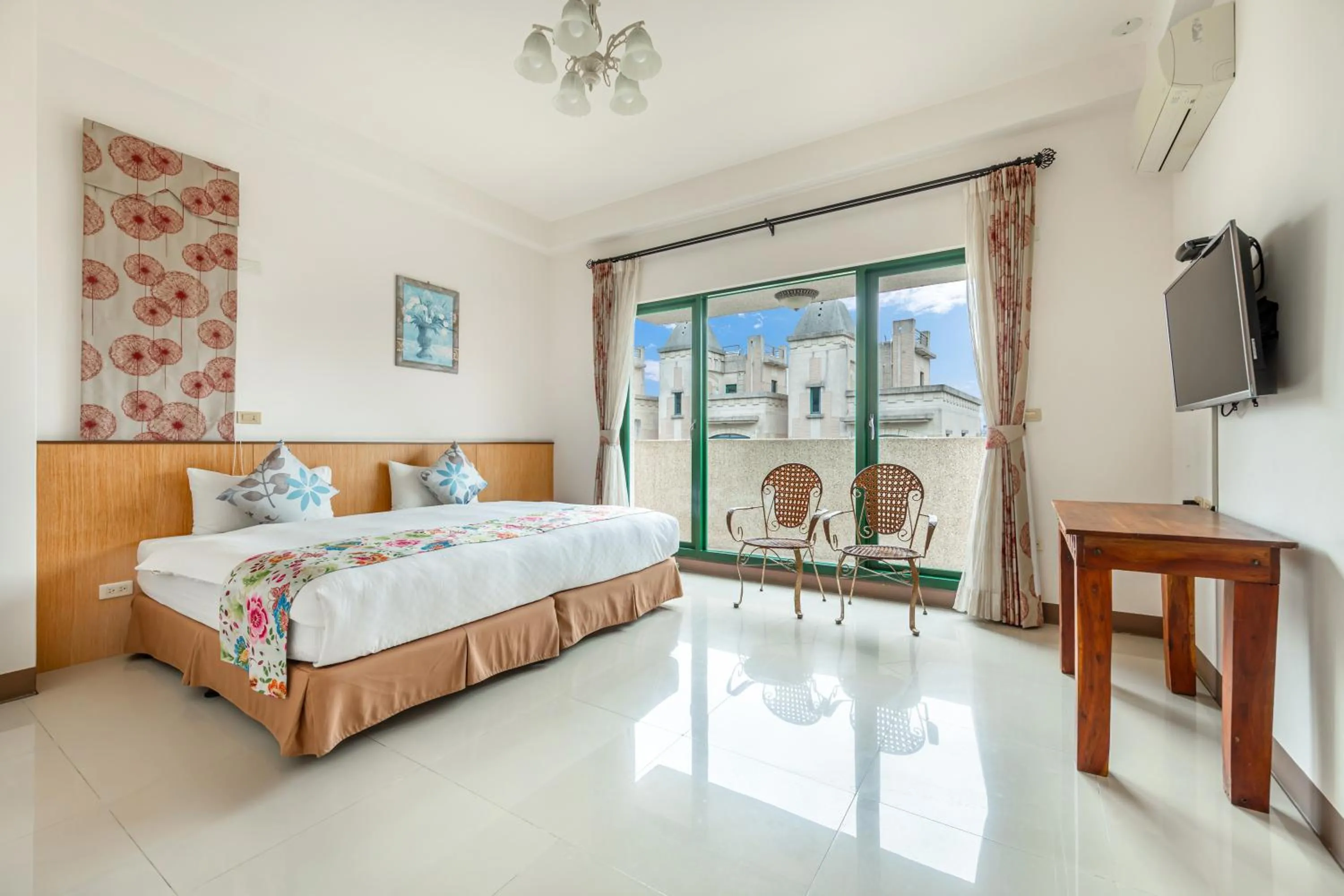 Double Room in Regal Haven Elevator Hualien