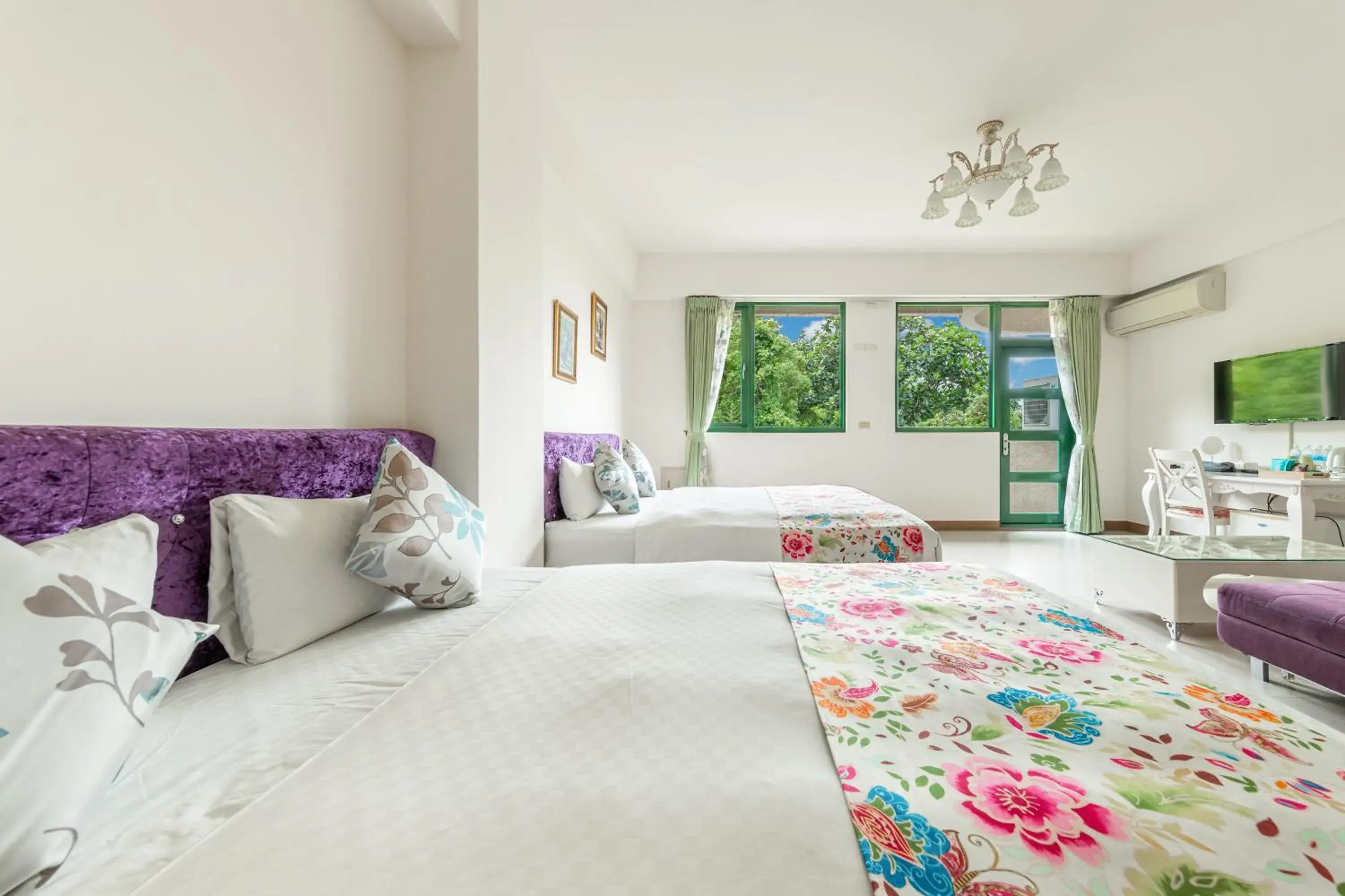 Quadruple Room with Mountain View in Regal Haven Elevator Hualien Quadruple Room with Mountain View in Regal Haven Elevator Hualien