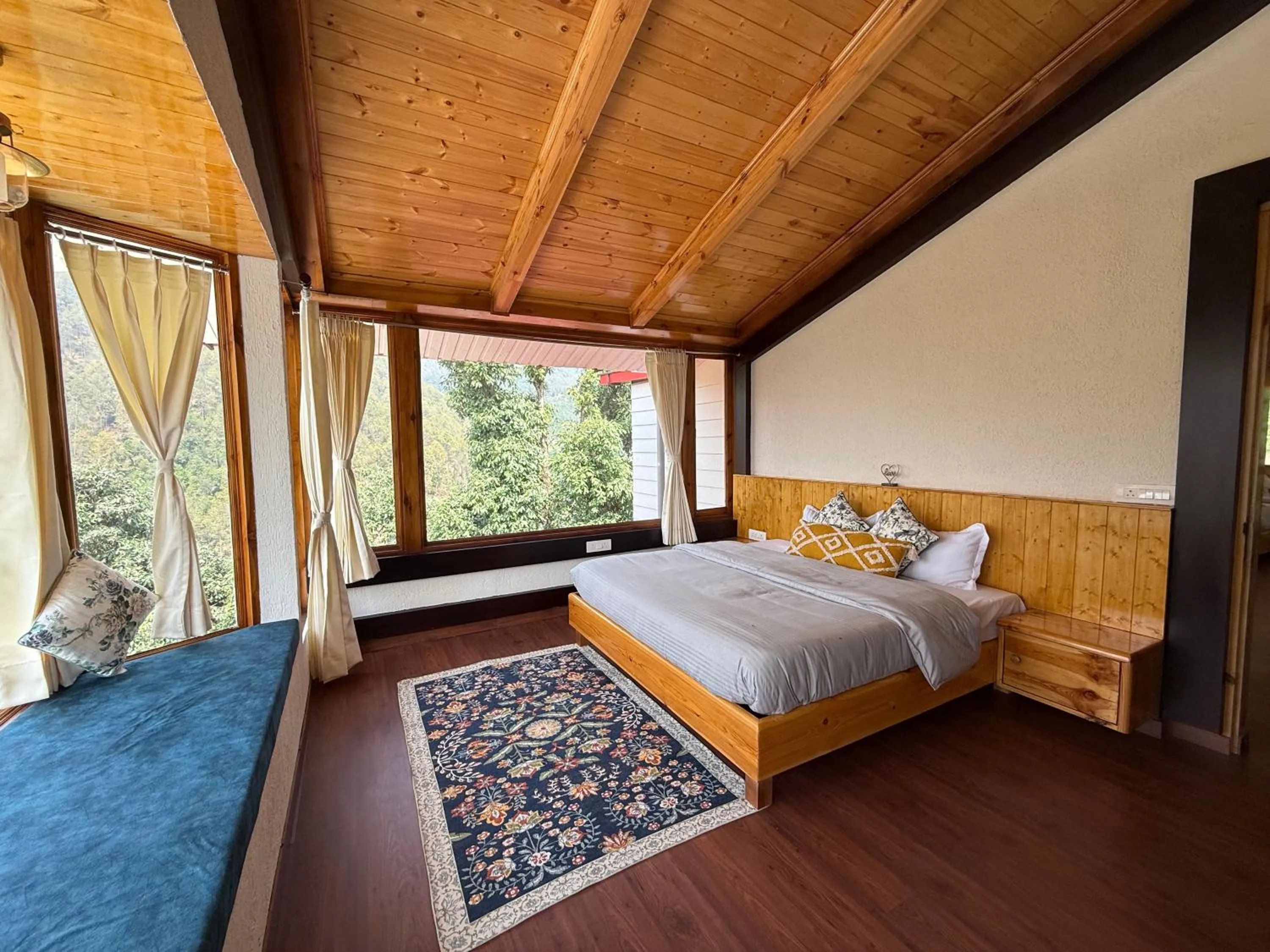 Superior King Room in The Hermit's Getaway