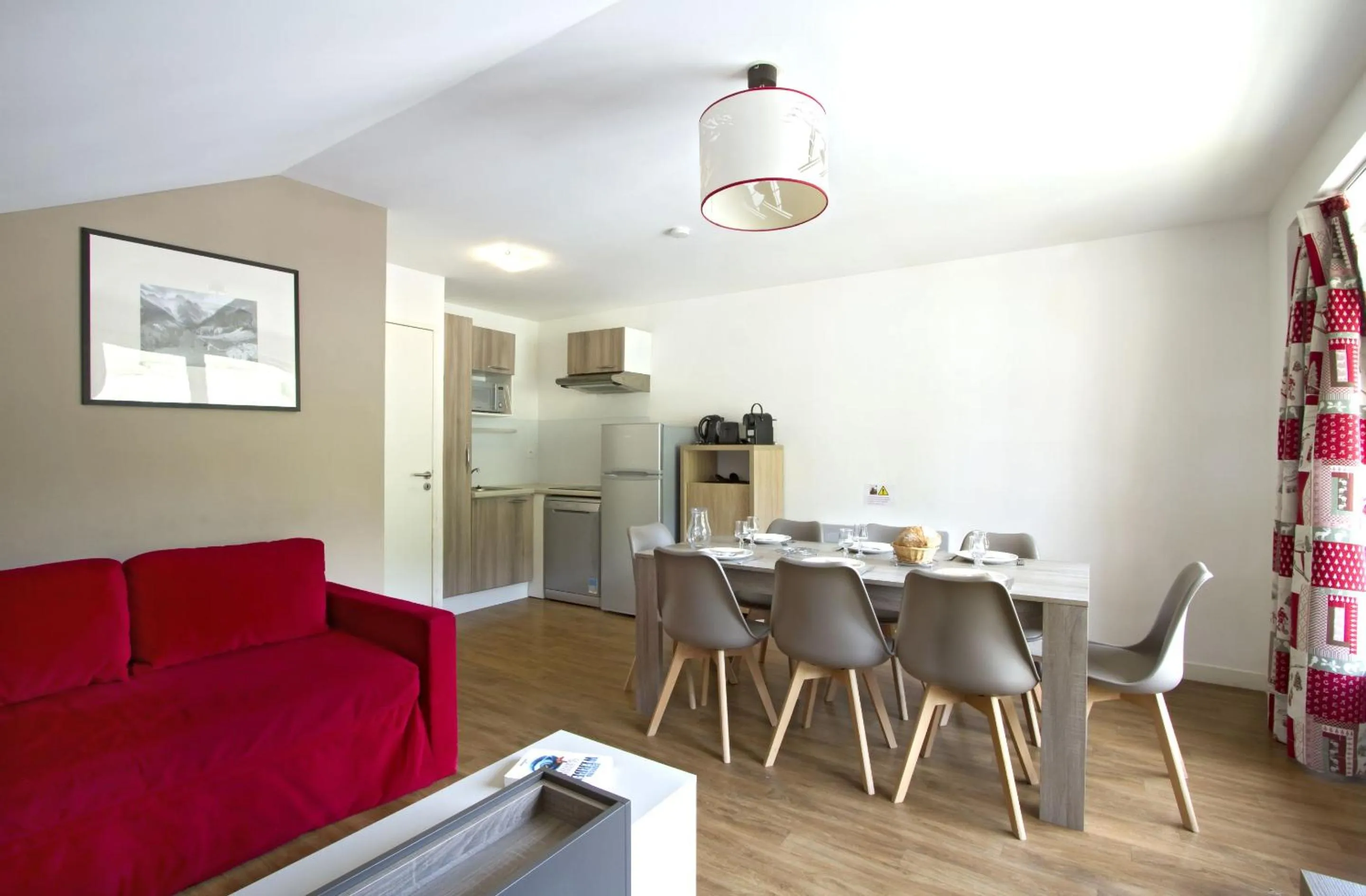 Dining area in Résidence Odalys Les Balcons d'Auréa