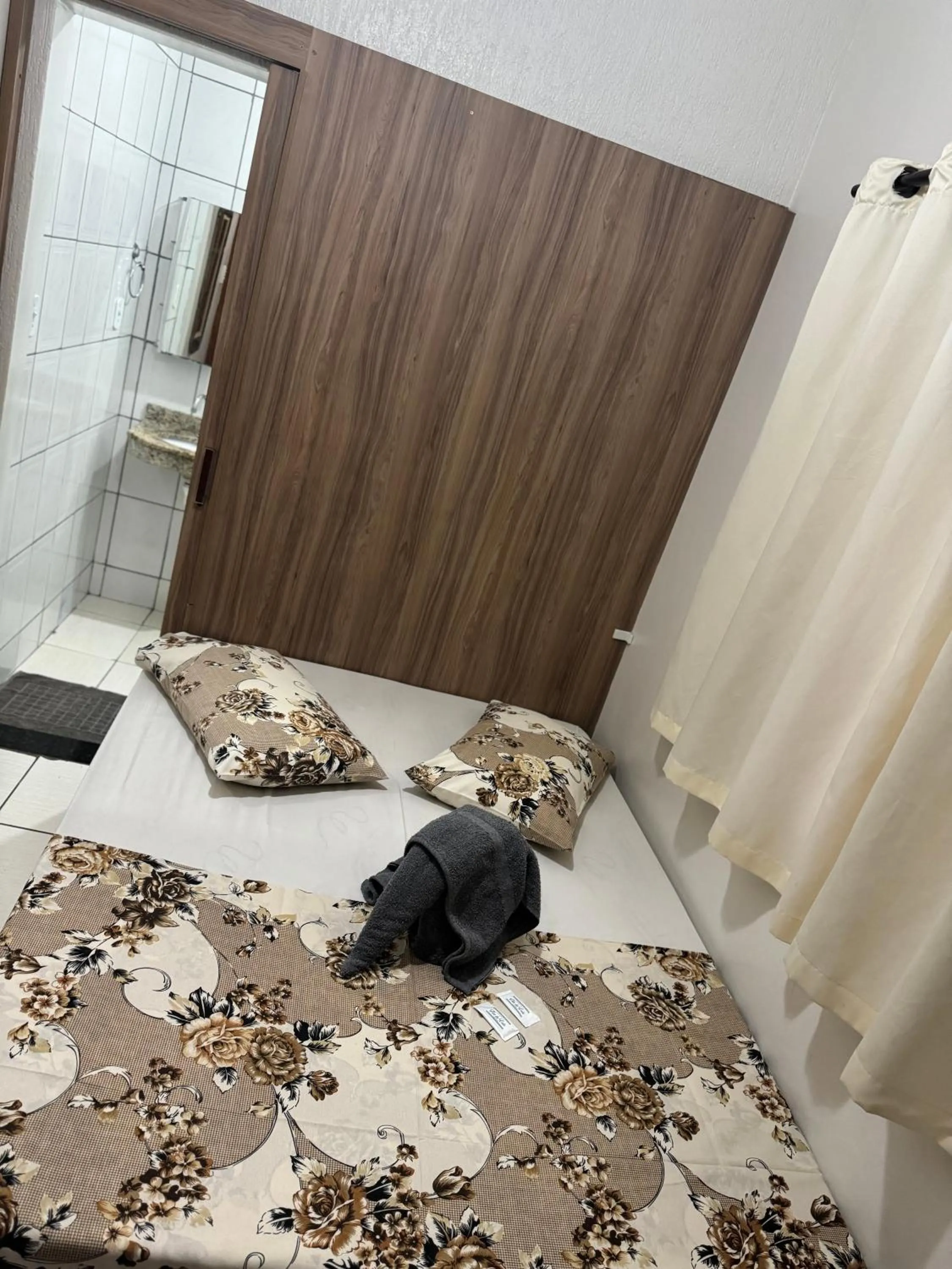 Bathroom, Bed in Pousada Rabake