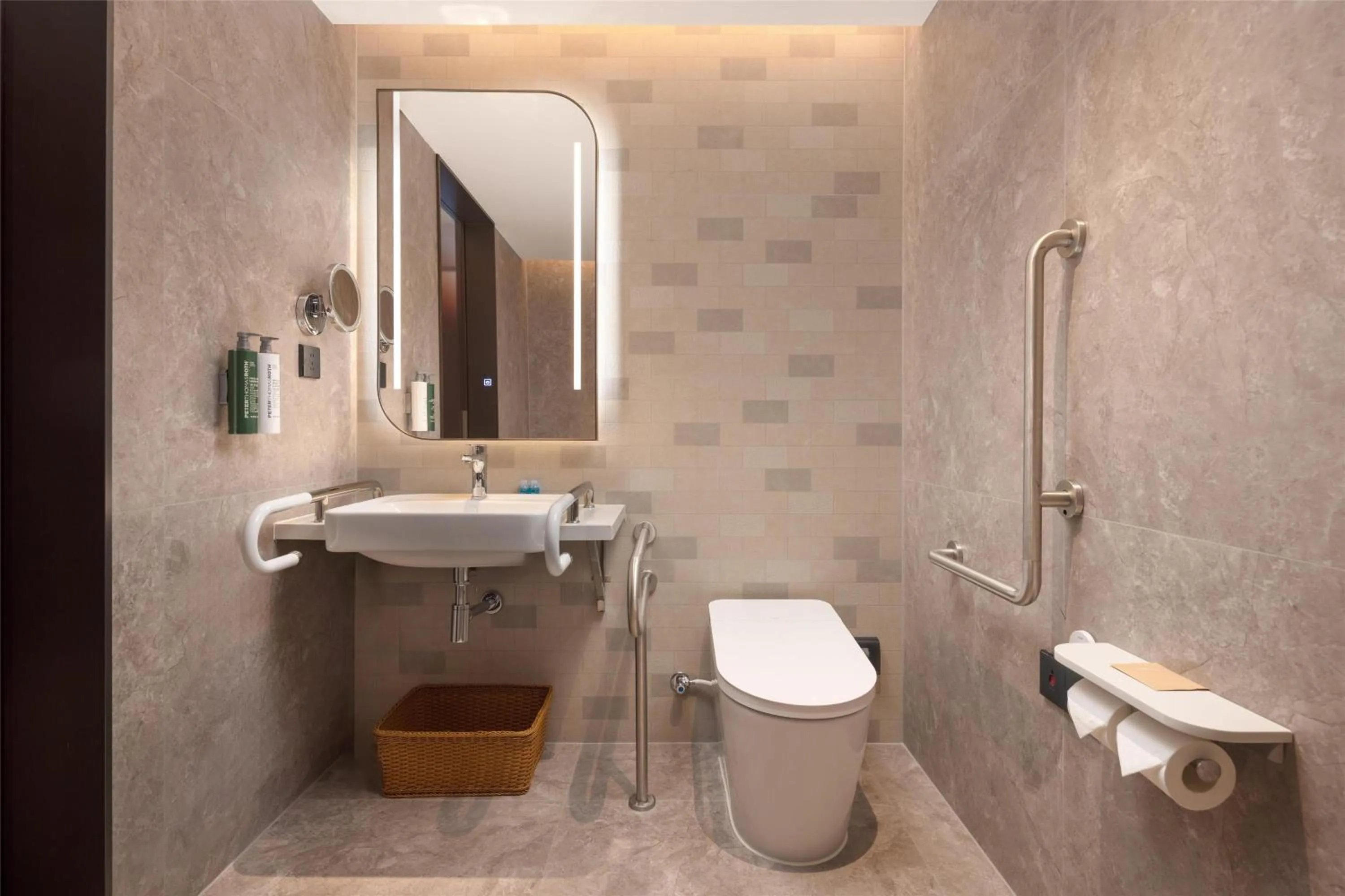 Bathroom in Hilton Garden Inn Shaoguan Furong New Town