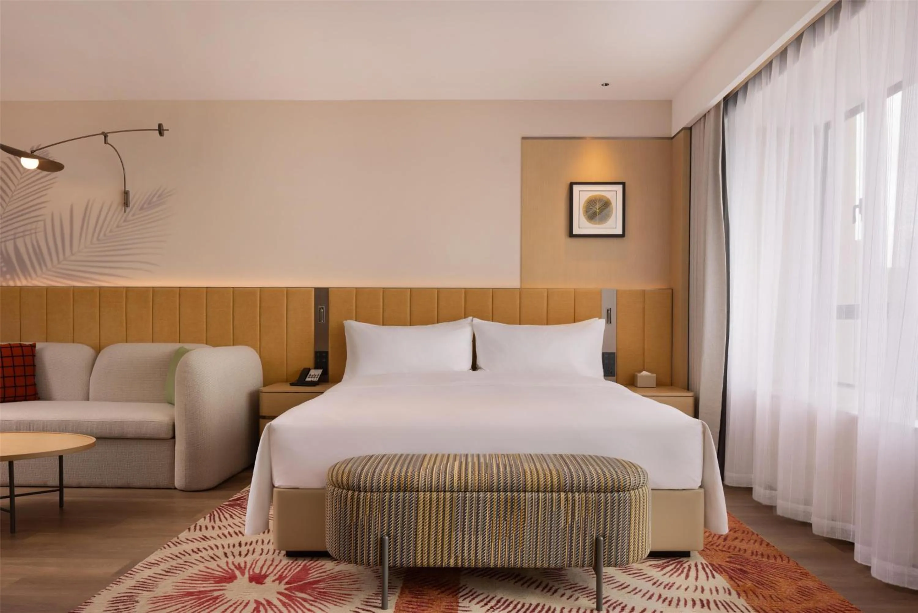 Living room, Bed in Hilton Garden Inn Shaoguan Furong New Town