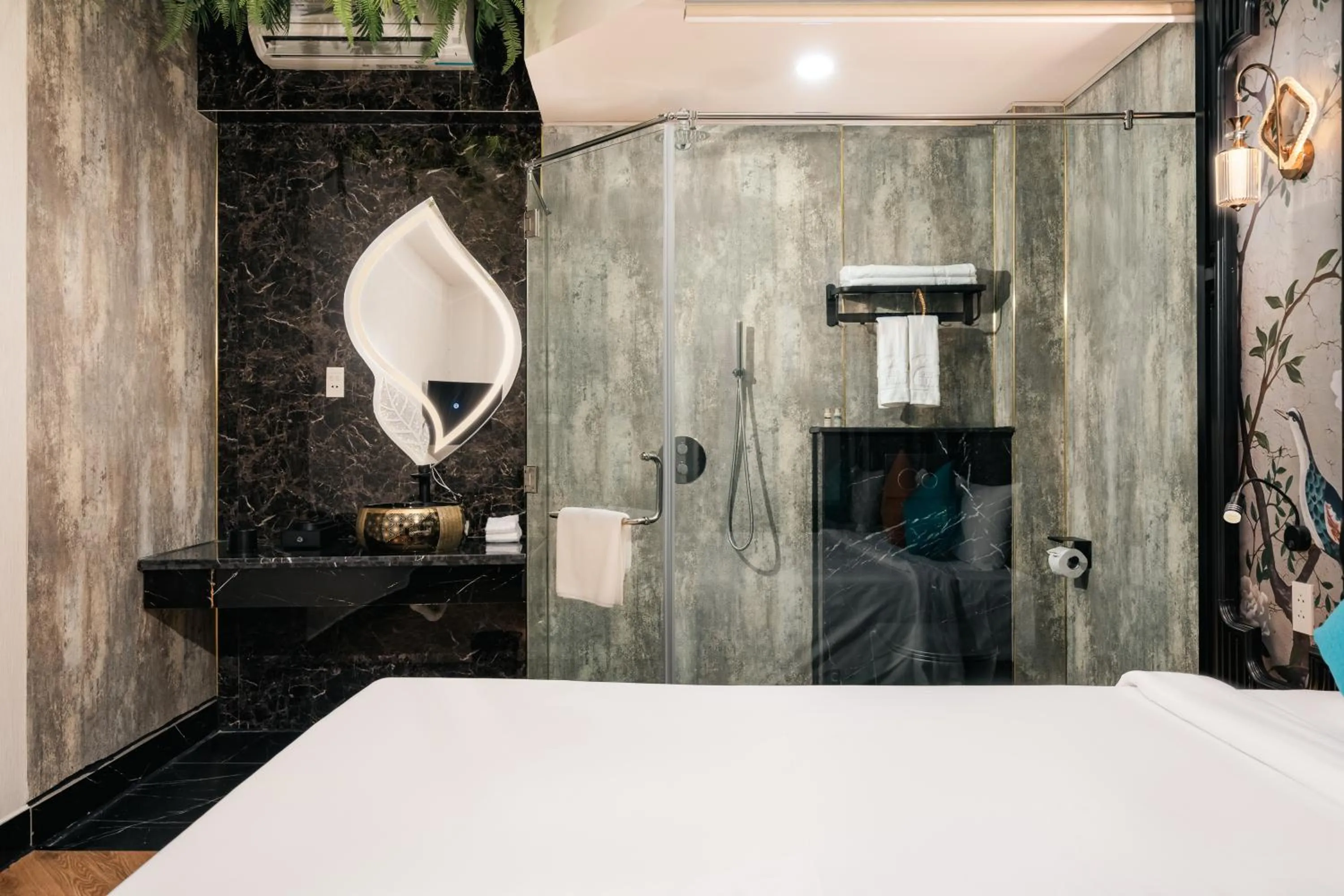 Bathroom in G8 Riverside Hotel Saigon