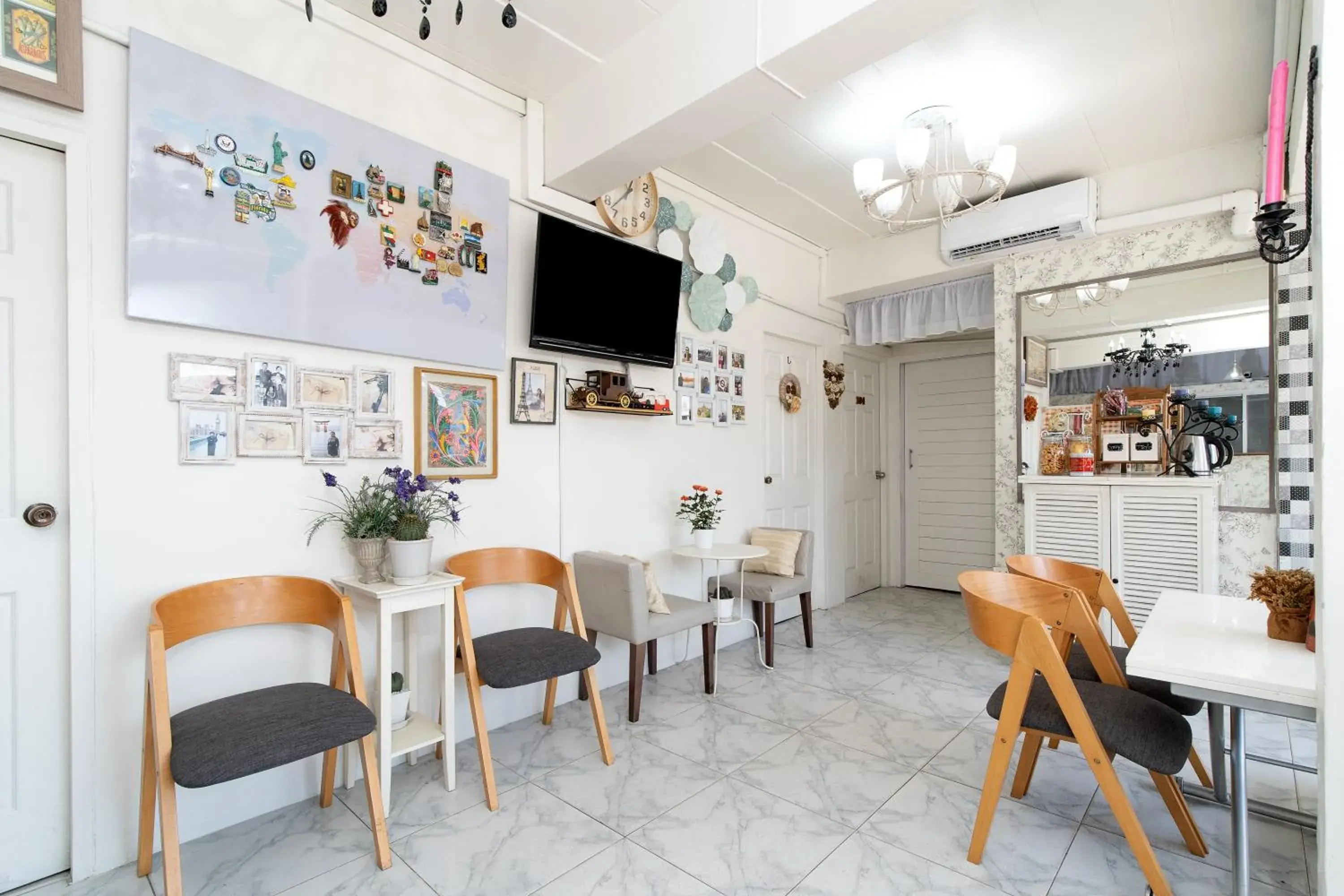 Lobby or reception in Take a Rest Donmueang Lobby or reception in Take a Rest Donmueang