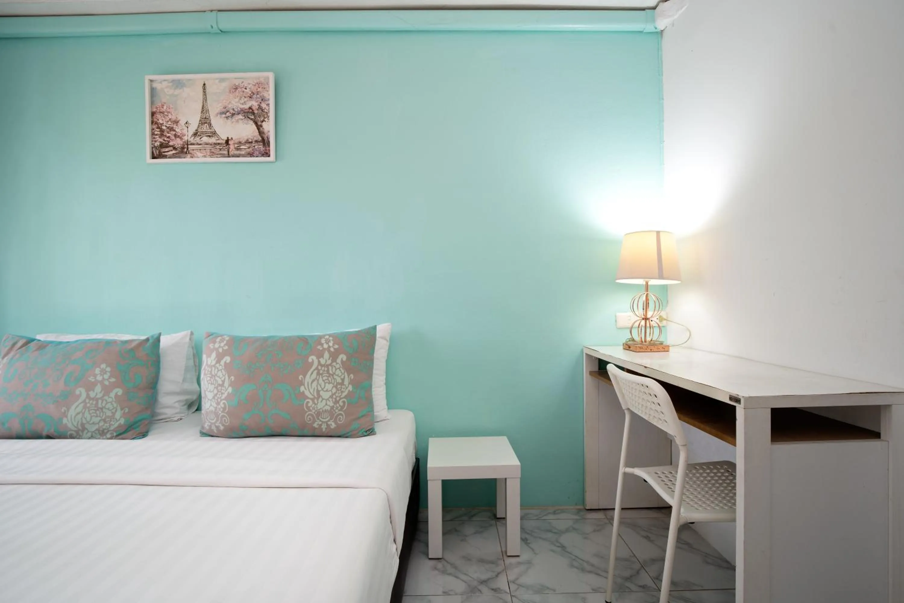 Seating area, Bed in Take a Rest Donmueang