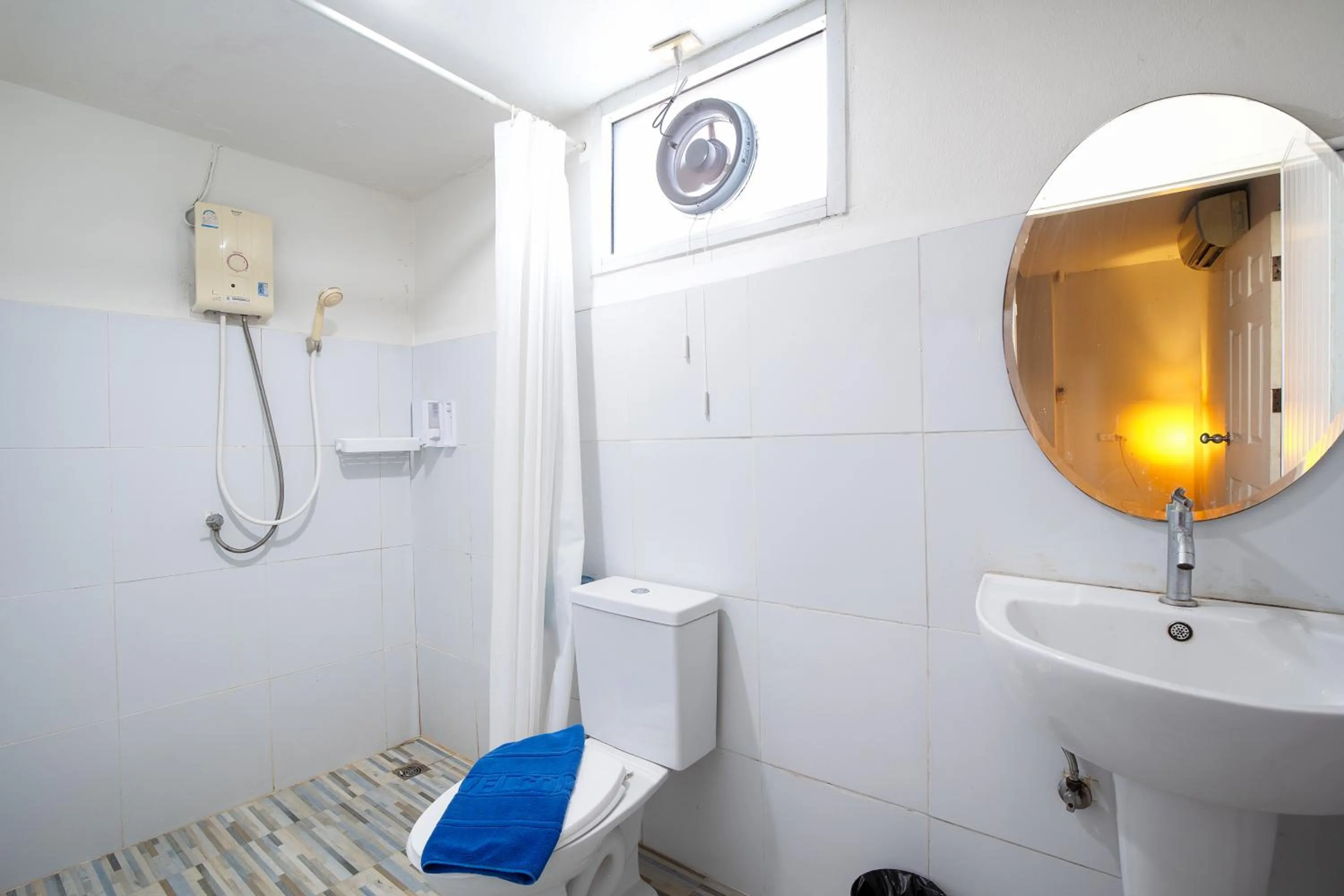 Bathroom in Take a Rest Donmueang