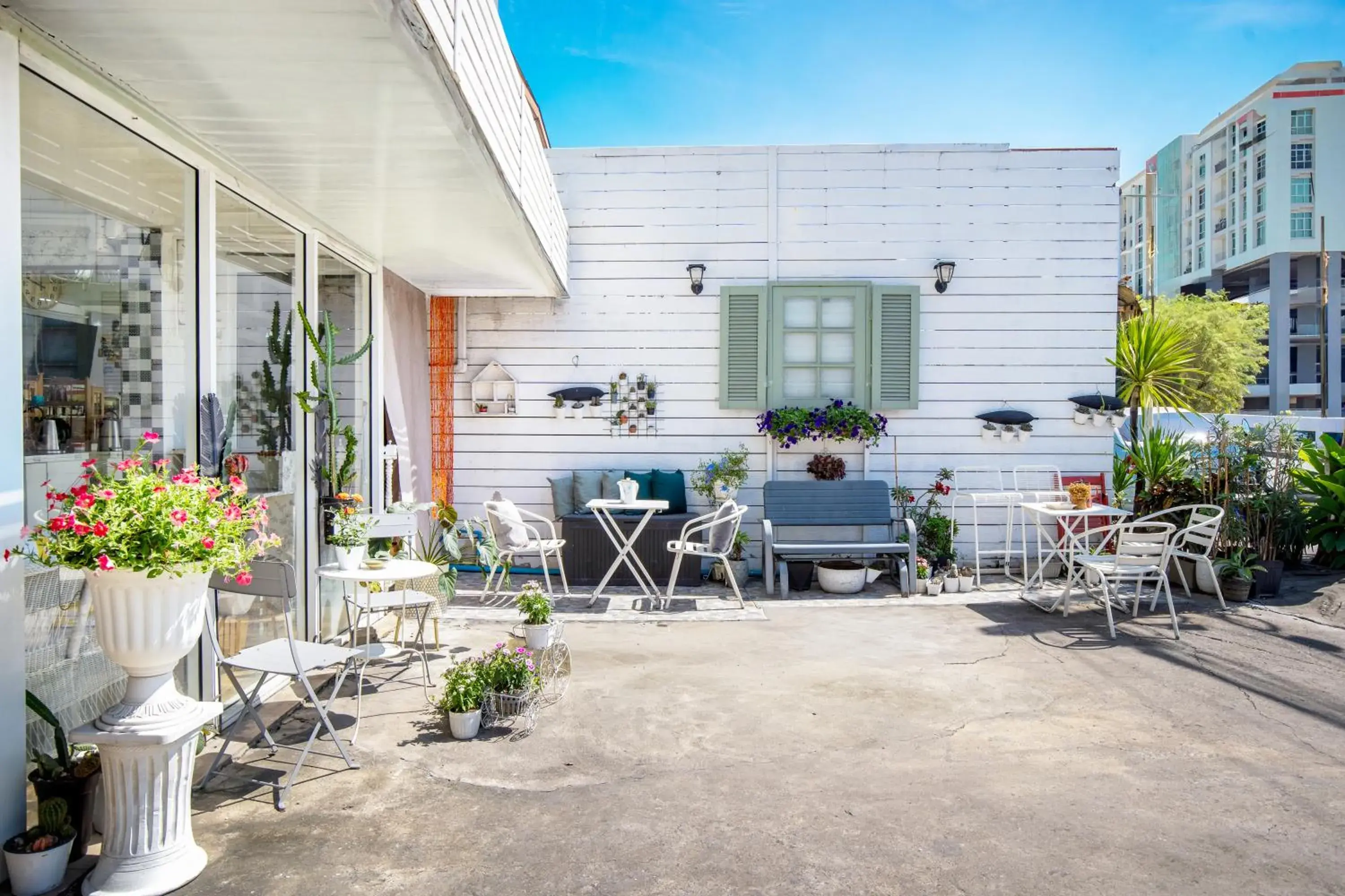 Property building in Take a Rest Donmueang Property building in Take a Rest Donmueang