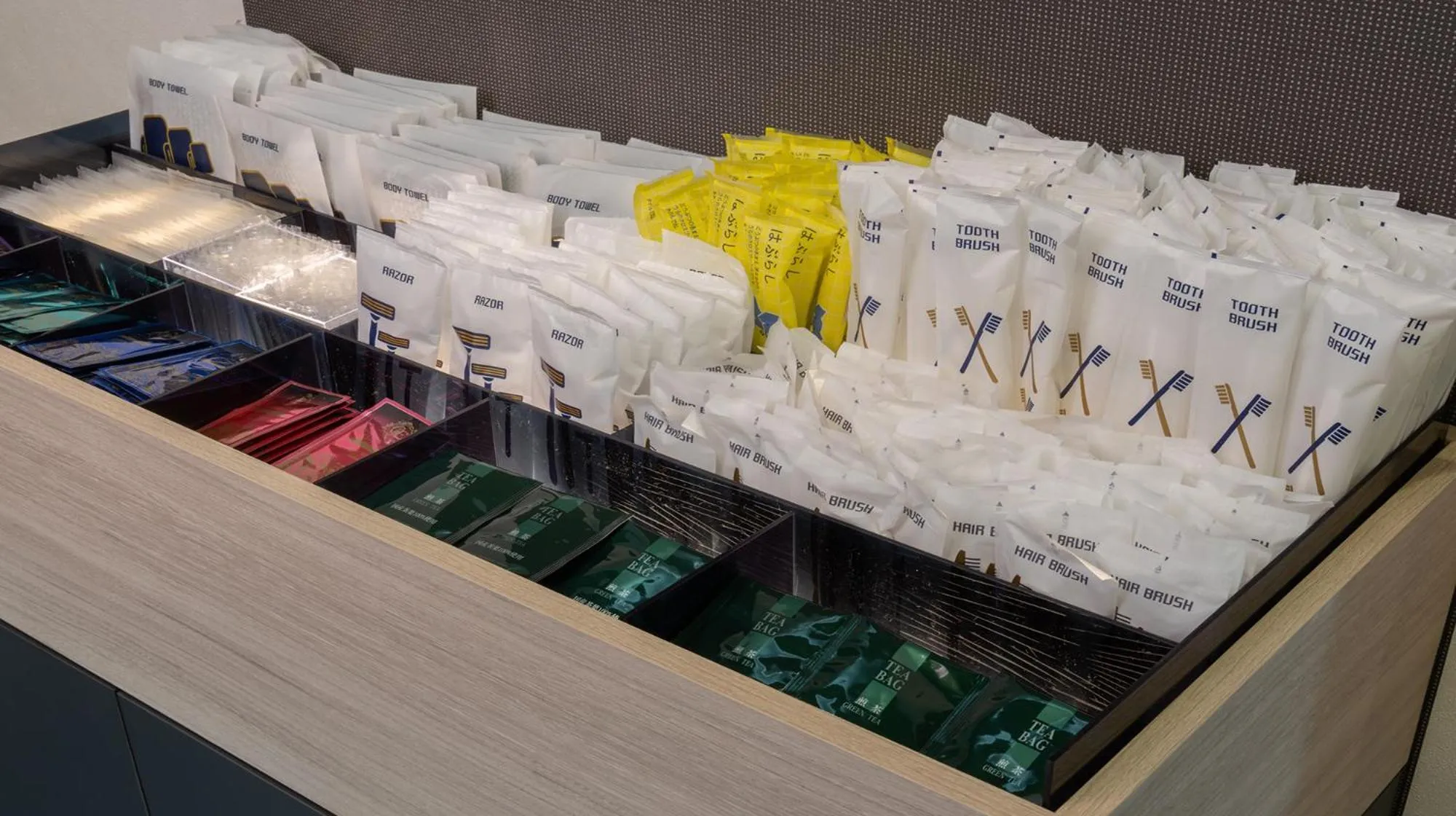 Quintessa Hotel Fukuoka watanabedori Comic&Books