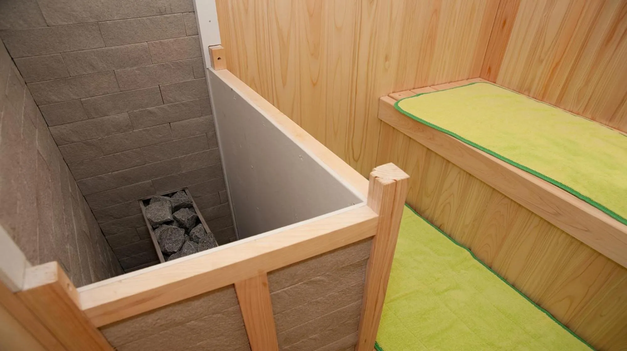 Sauna, Bed in Quintessa Hotel Fukuoka watanabedori Comic&Books