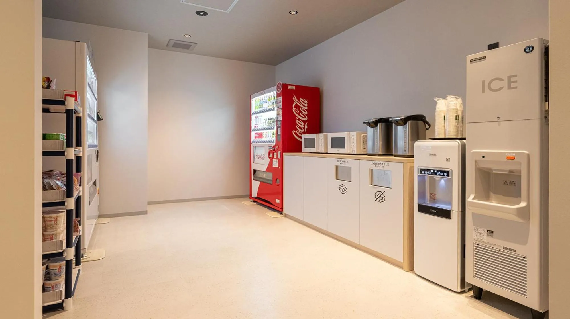 Communal lounge/ TV room in Quintessa Hotel Fukuoka watanabedori Comic&Books